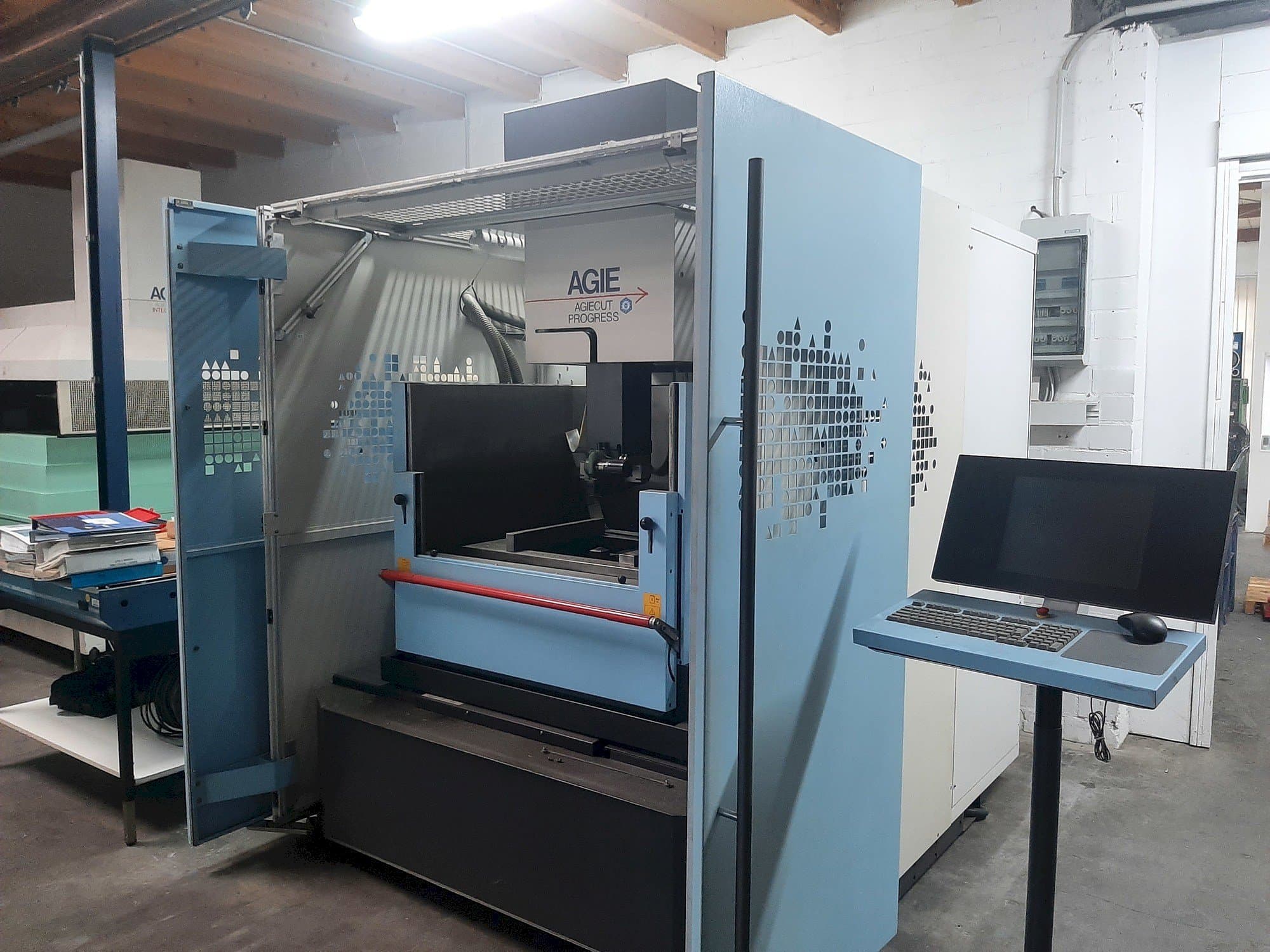 MACHINE_IMG_ALT_FRONT_VIEW