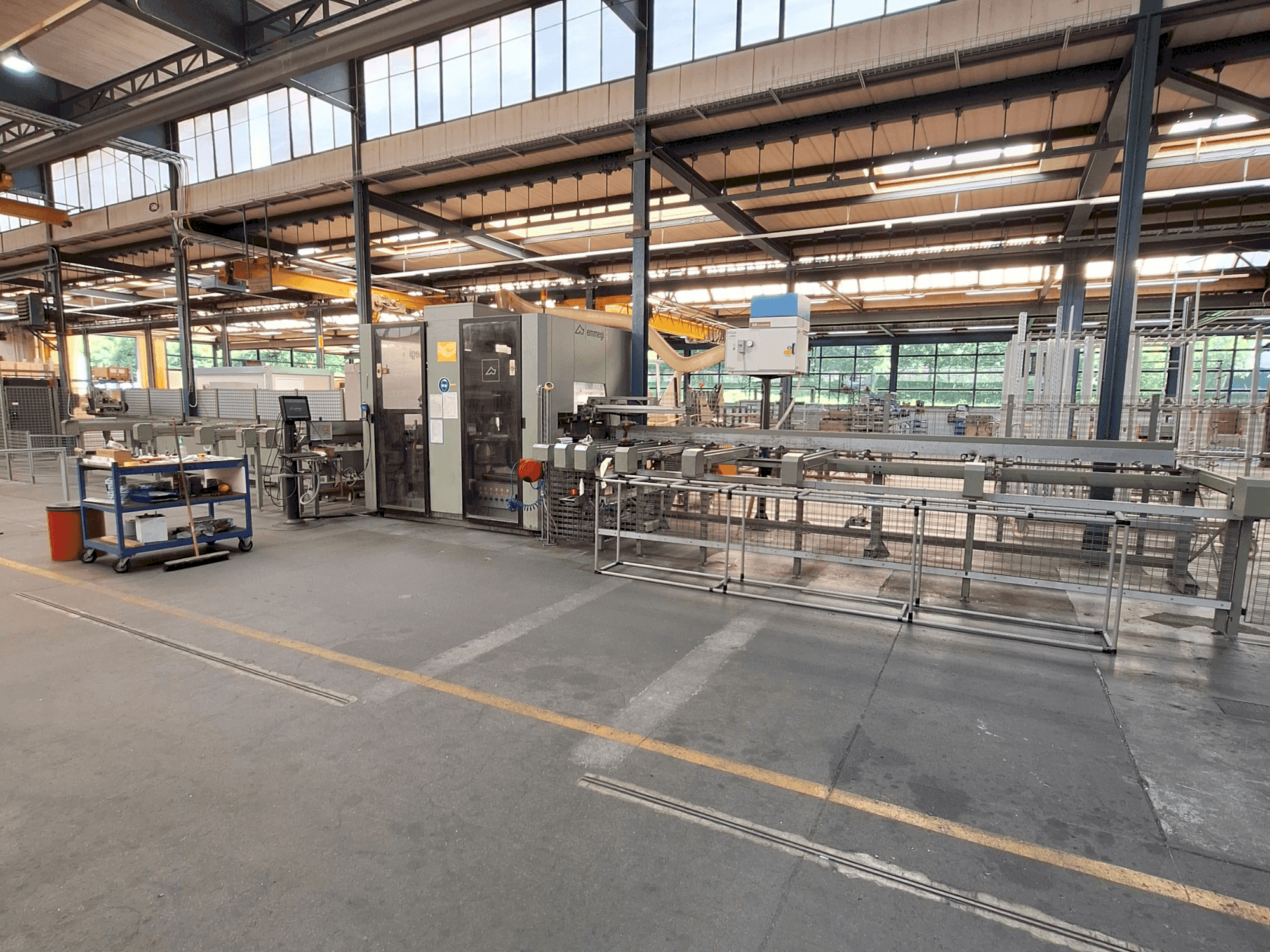 MACHINE_IMG_ALT_FRONT_VIEW