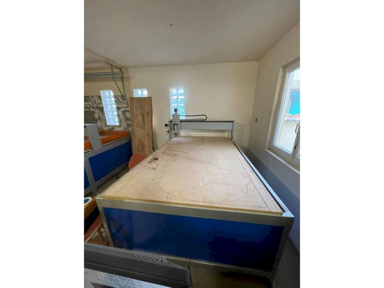 MACHINE_IMG_ALT_FRONT_VIEW