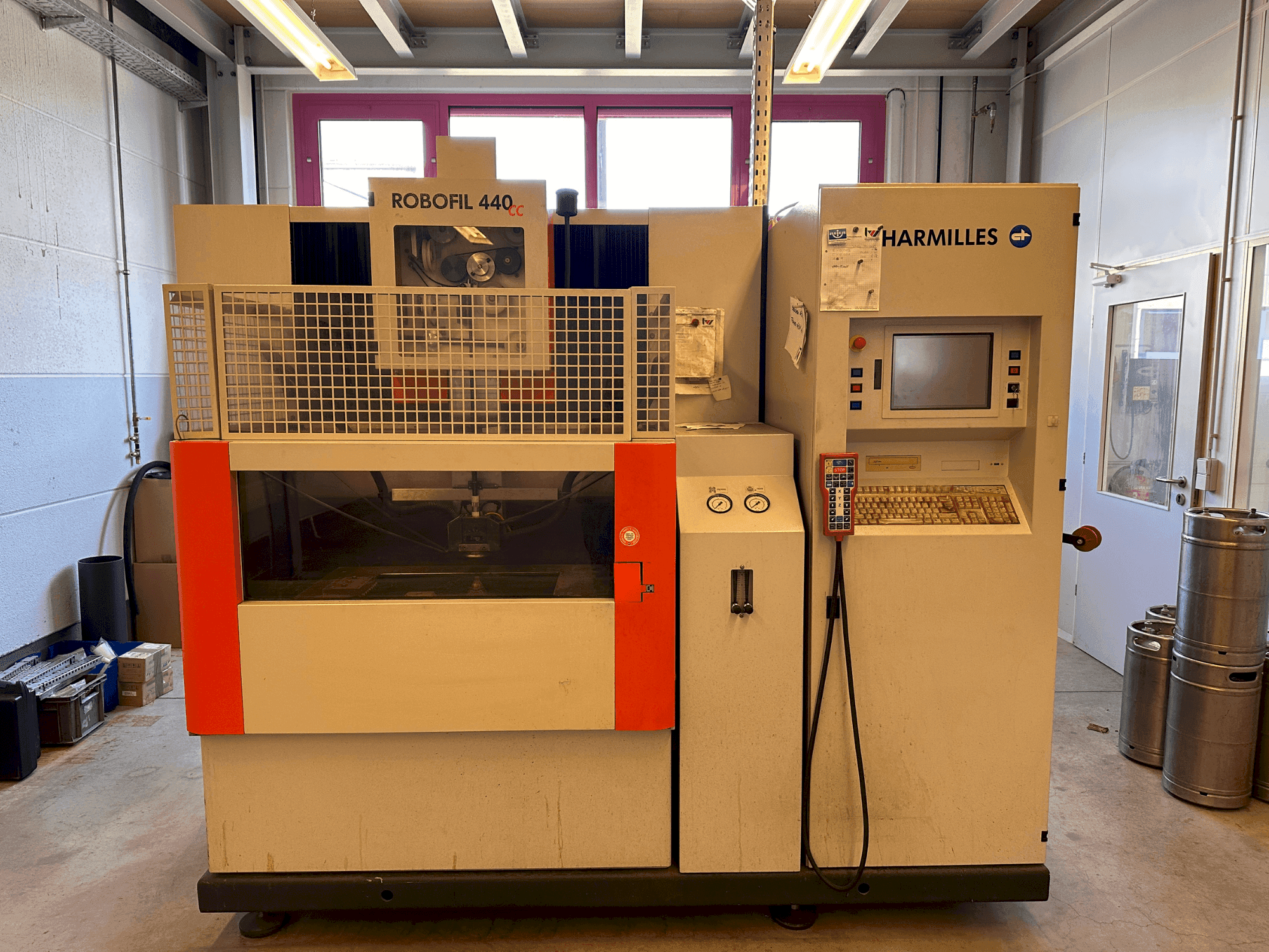 MACHINE_IMG_ALT_FRONT_VIEW