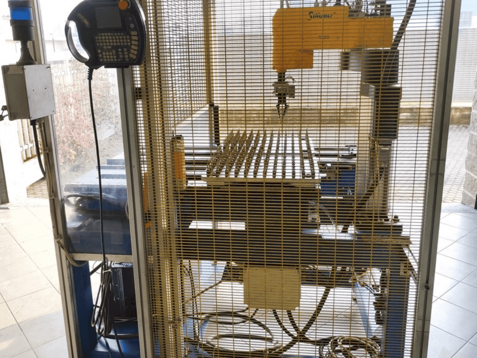 MACHINE_IMG_ALT_FRONT_VIEW