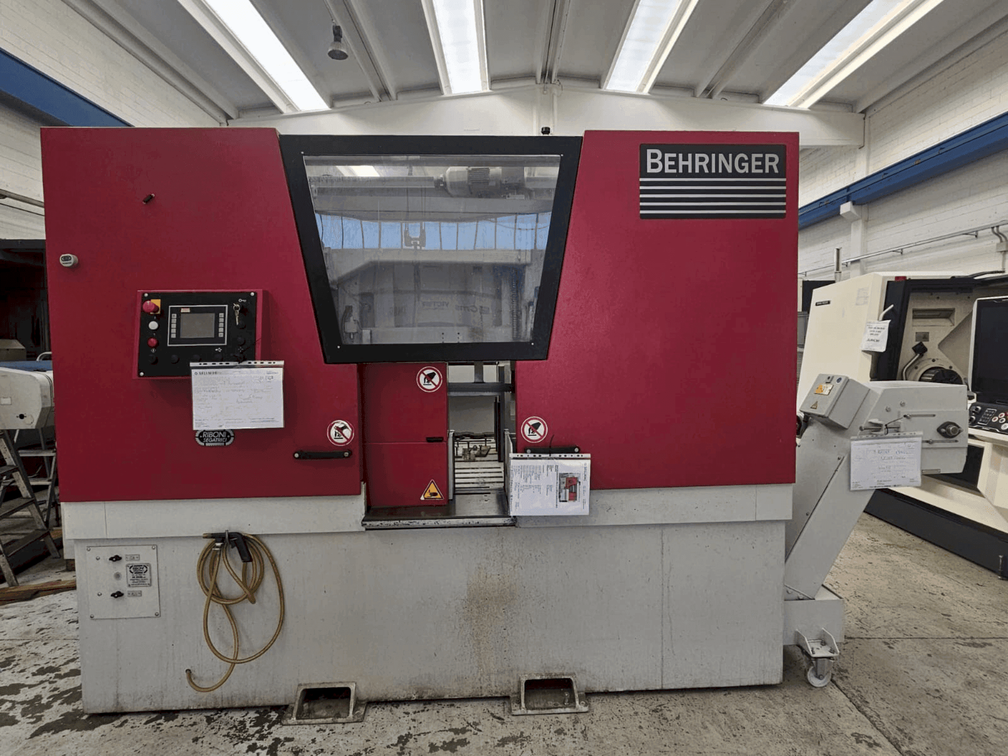 MACHINE_IMG_ALT_FRONT_VIEW