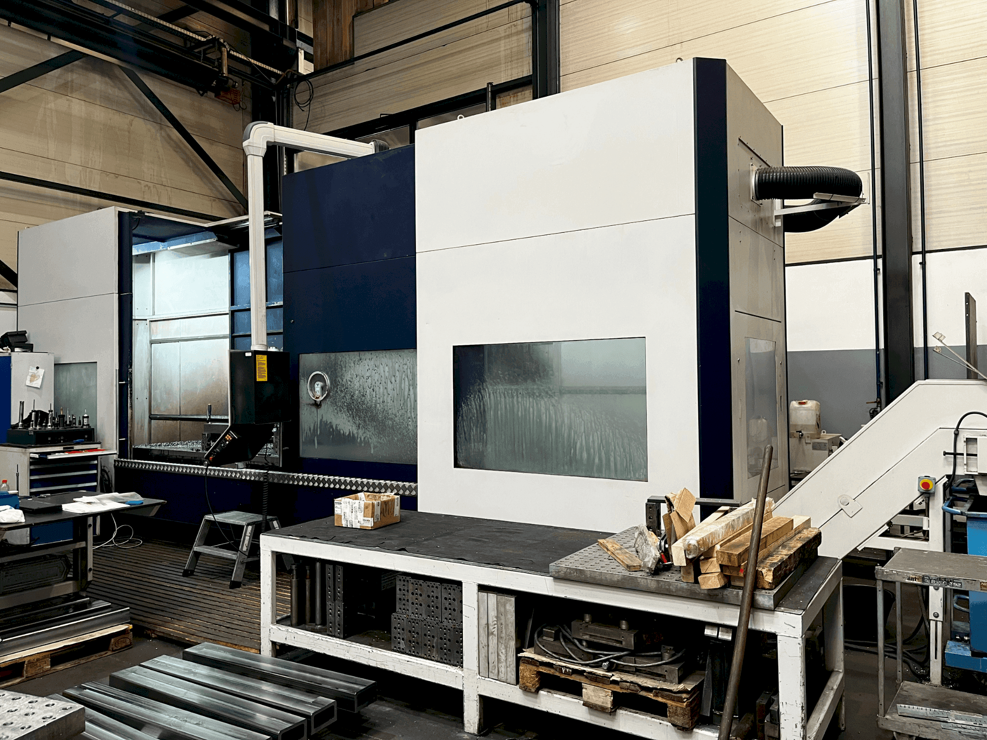 MACHINE_IMG_ALT_FRONT_VIEW