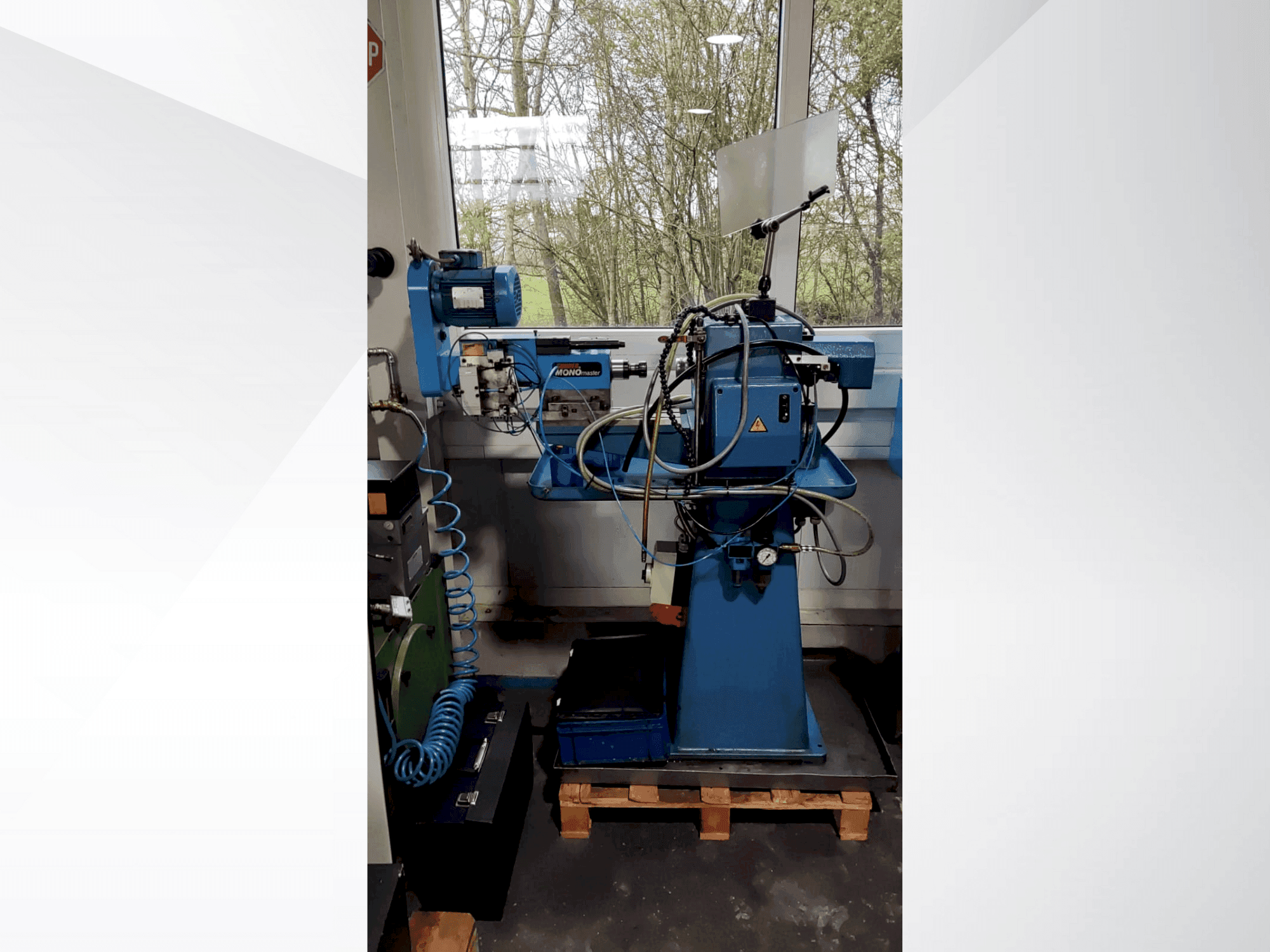 MACHINE_IMG_ALT_FRONT_VIEW