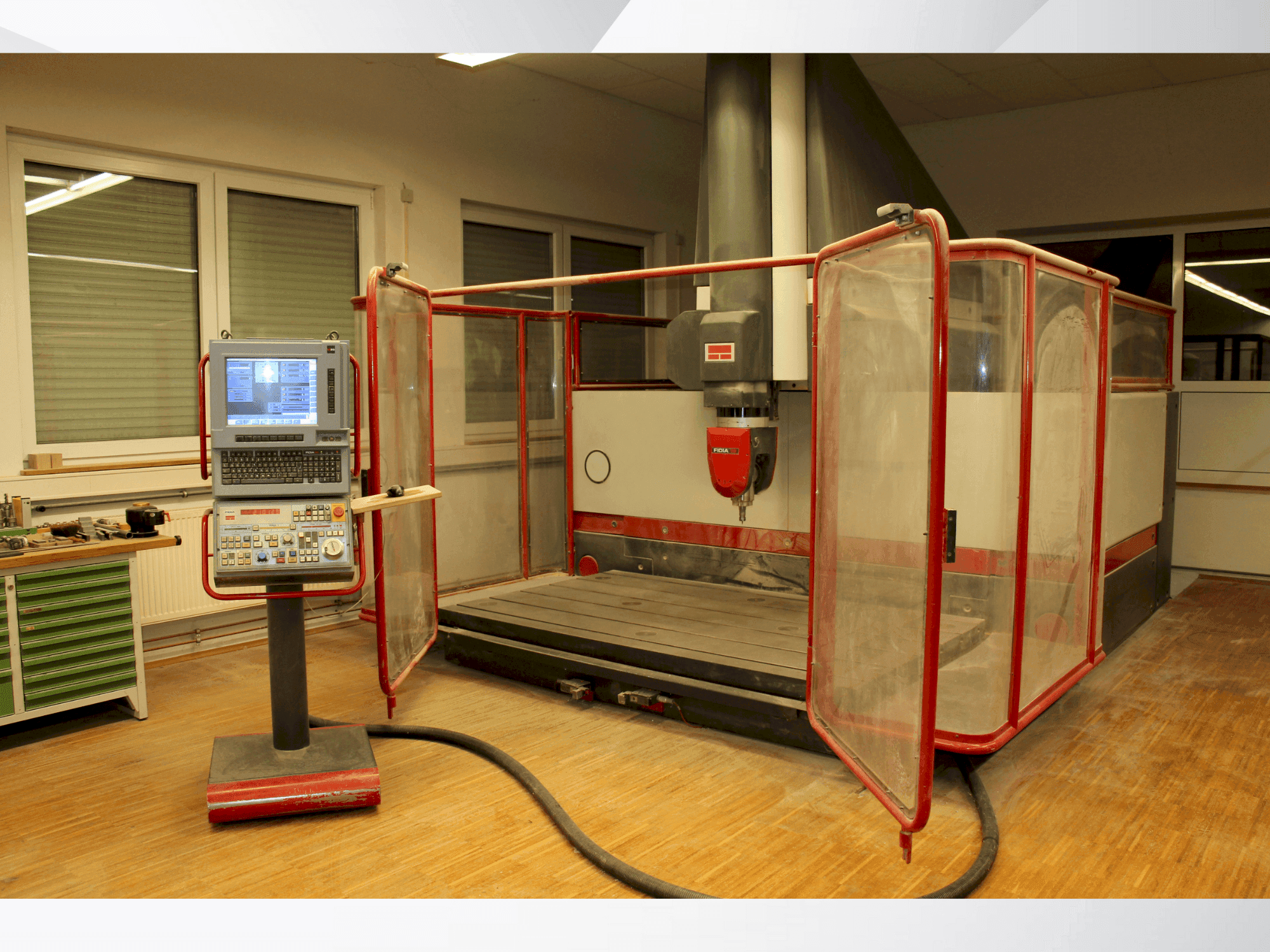 MACHINE_IMG_ALT_FRONT_VIEW