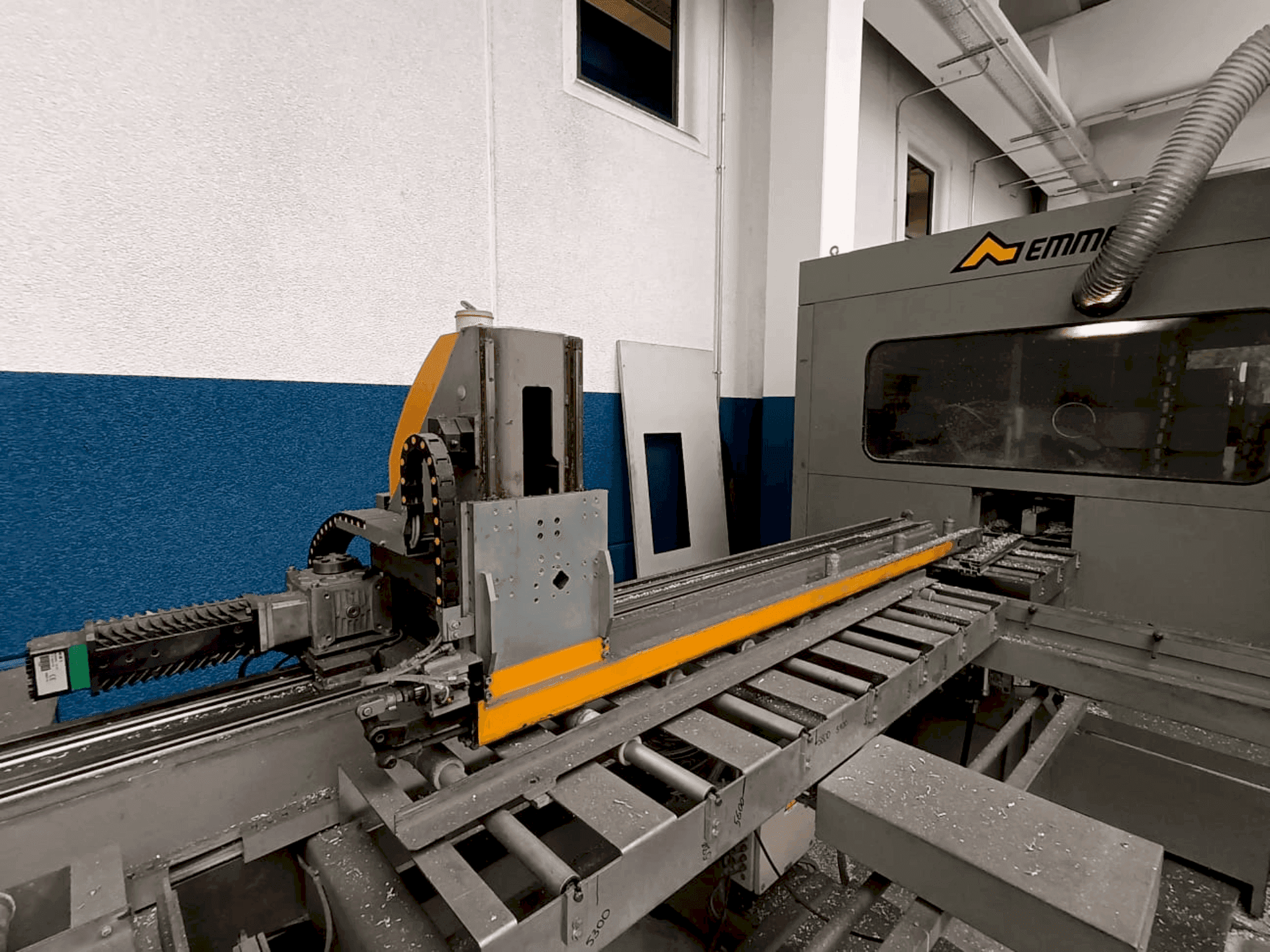 MACHINE_IMG_ALT_FRONT_VIEW