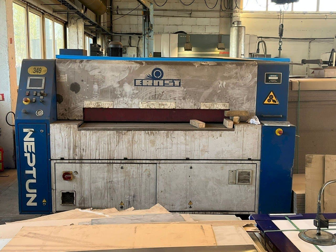 MACHINE_IMG_ALT_FRONT_VIEW