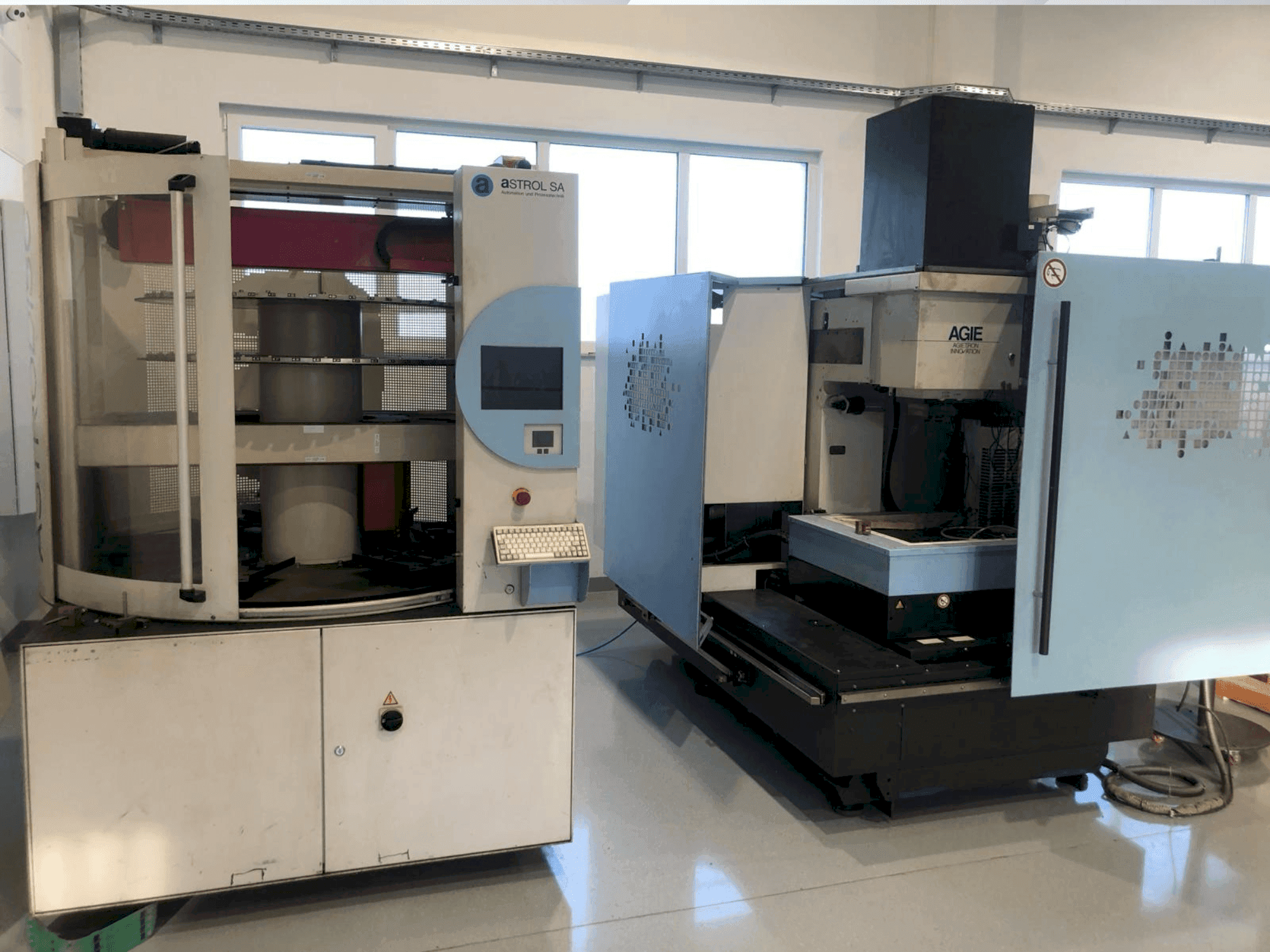 MACHINE_IMG_ALT_FRONT_VIEW