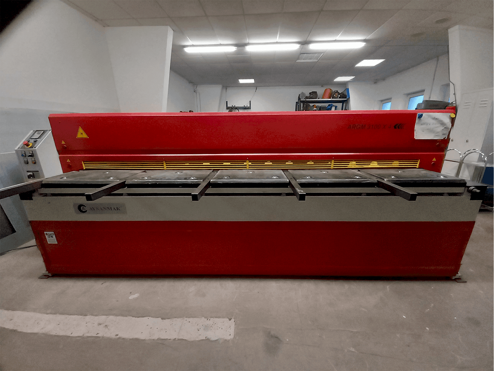 MACHINE_IMG_ALT_FRONT_VIEW