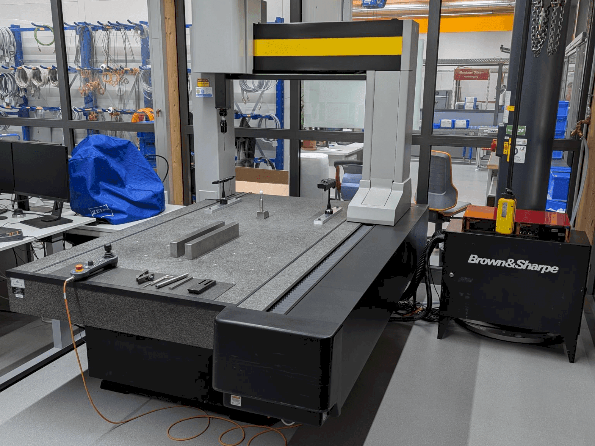 MACHINE_IMG_ALT_FRONT_VIEW