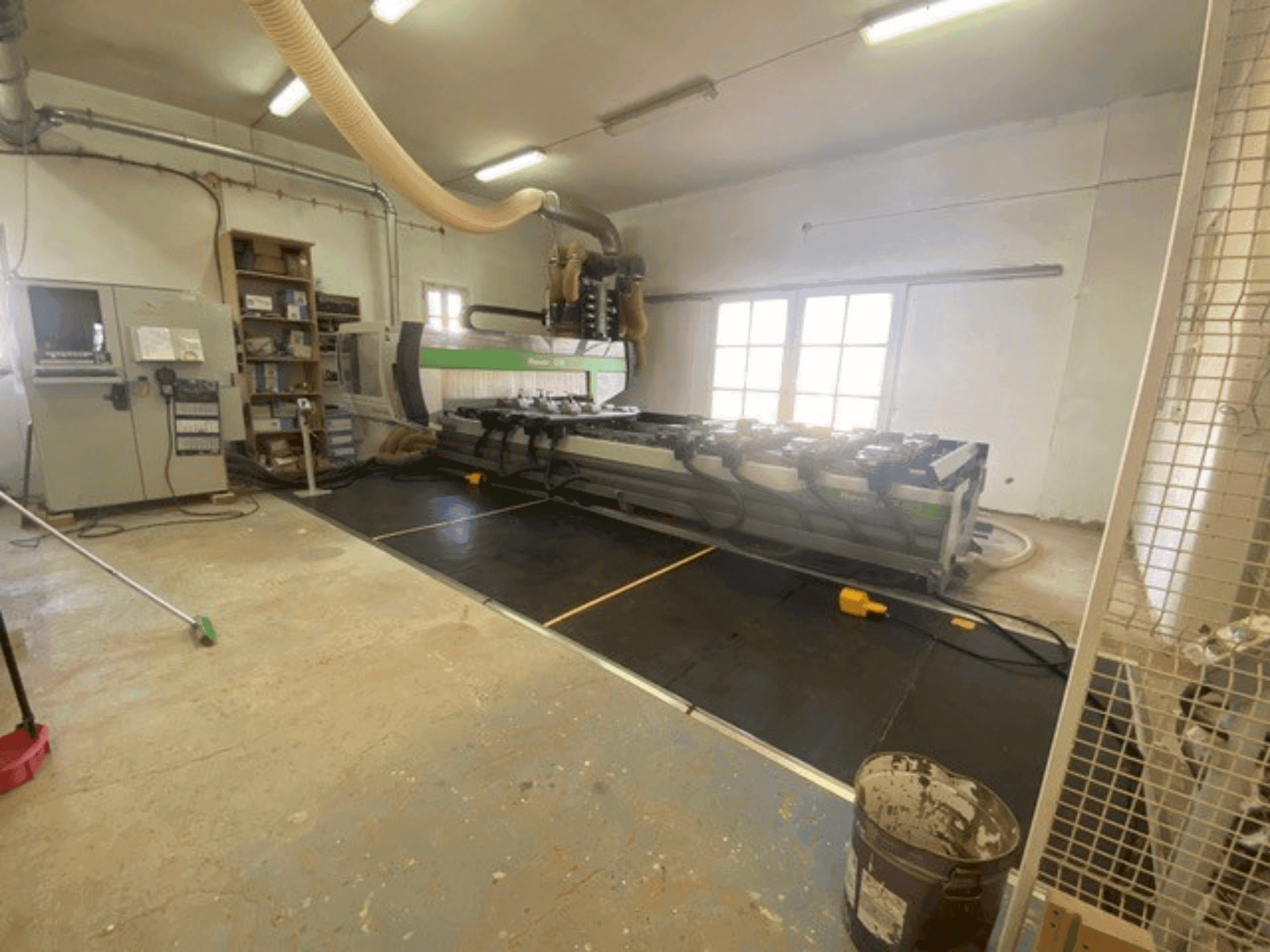 MACHINE_IMG_ALT_FRONT_VIEW