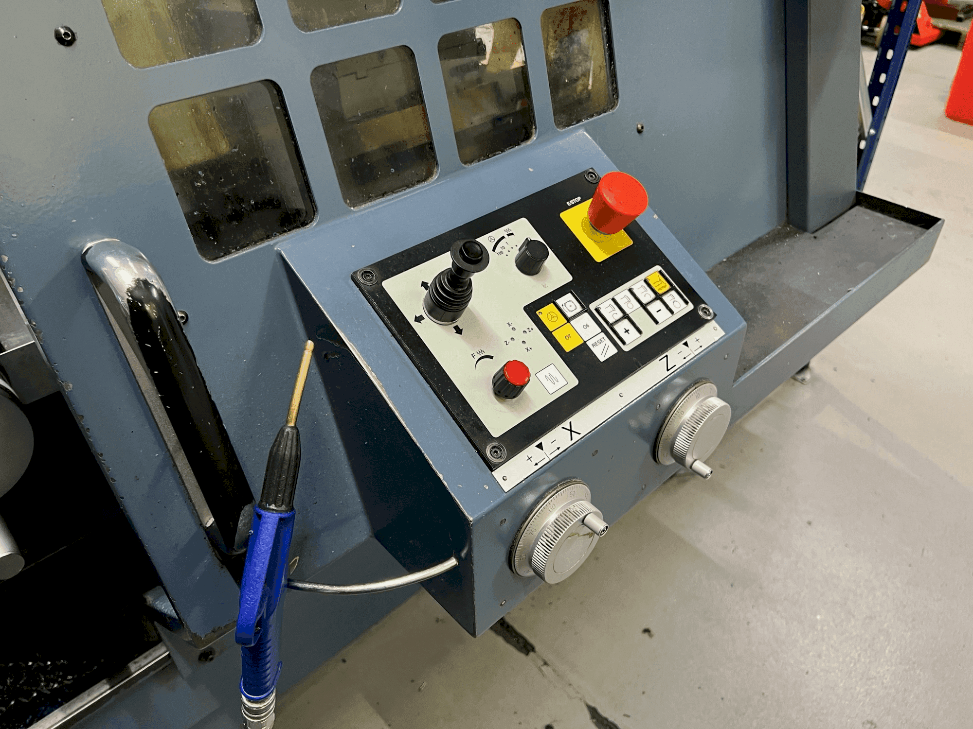 MACHINE_IMG_ALT_FRONT_VIEW