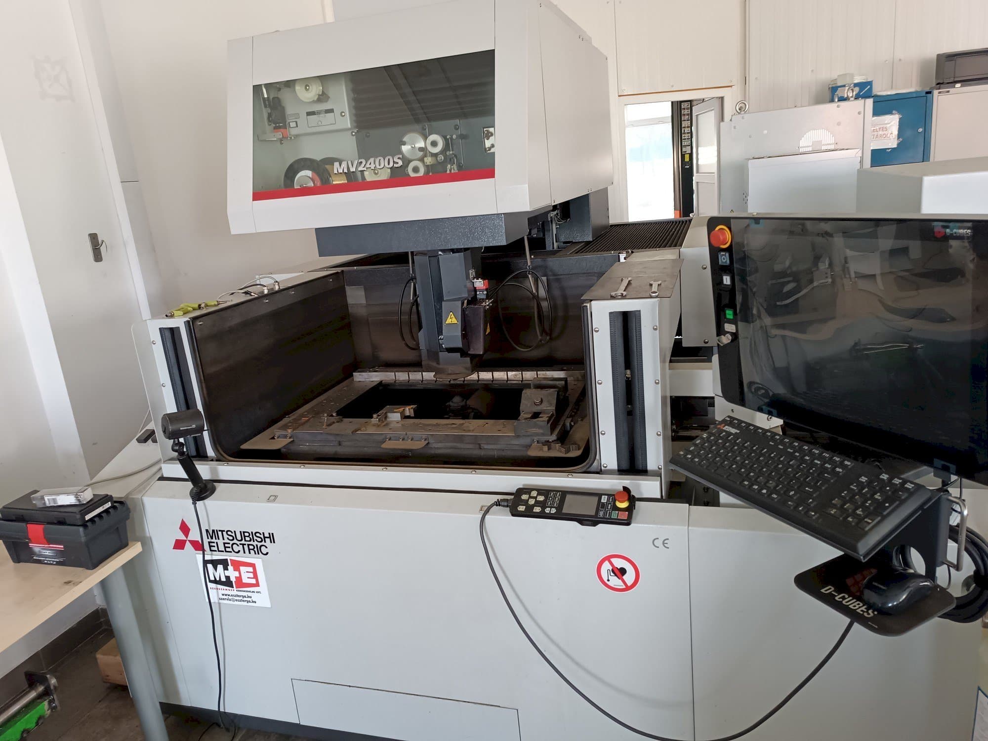 MACHINE_IMG_ALT_FRONT_VIEW