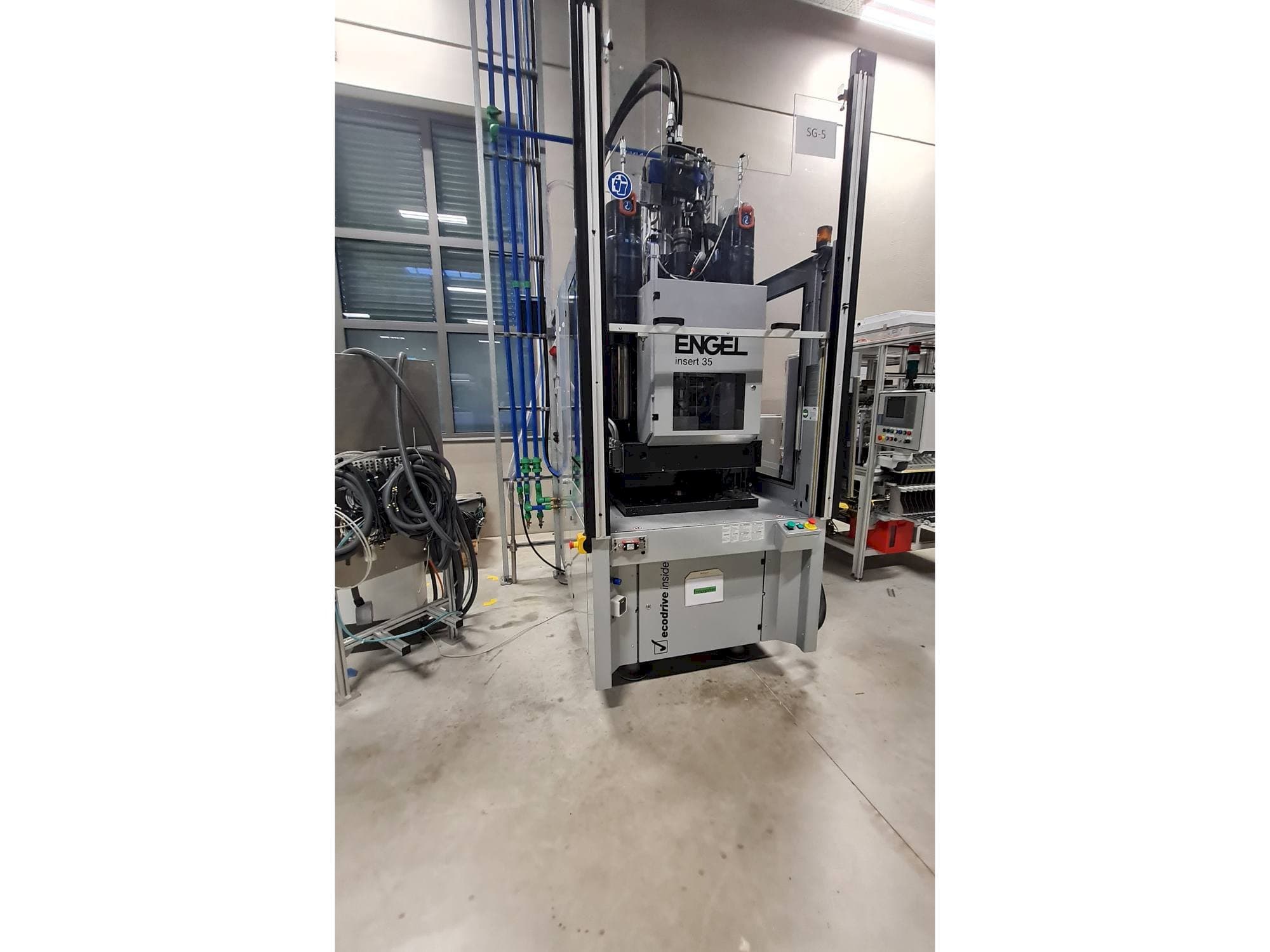 MACHINE_IMG_ALT_FRONT_VIEW