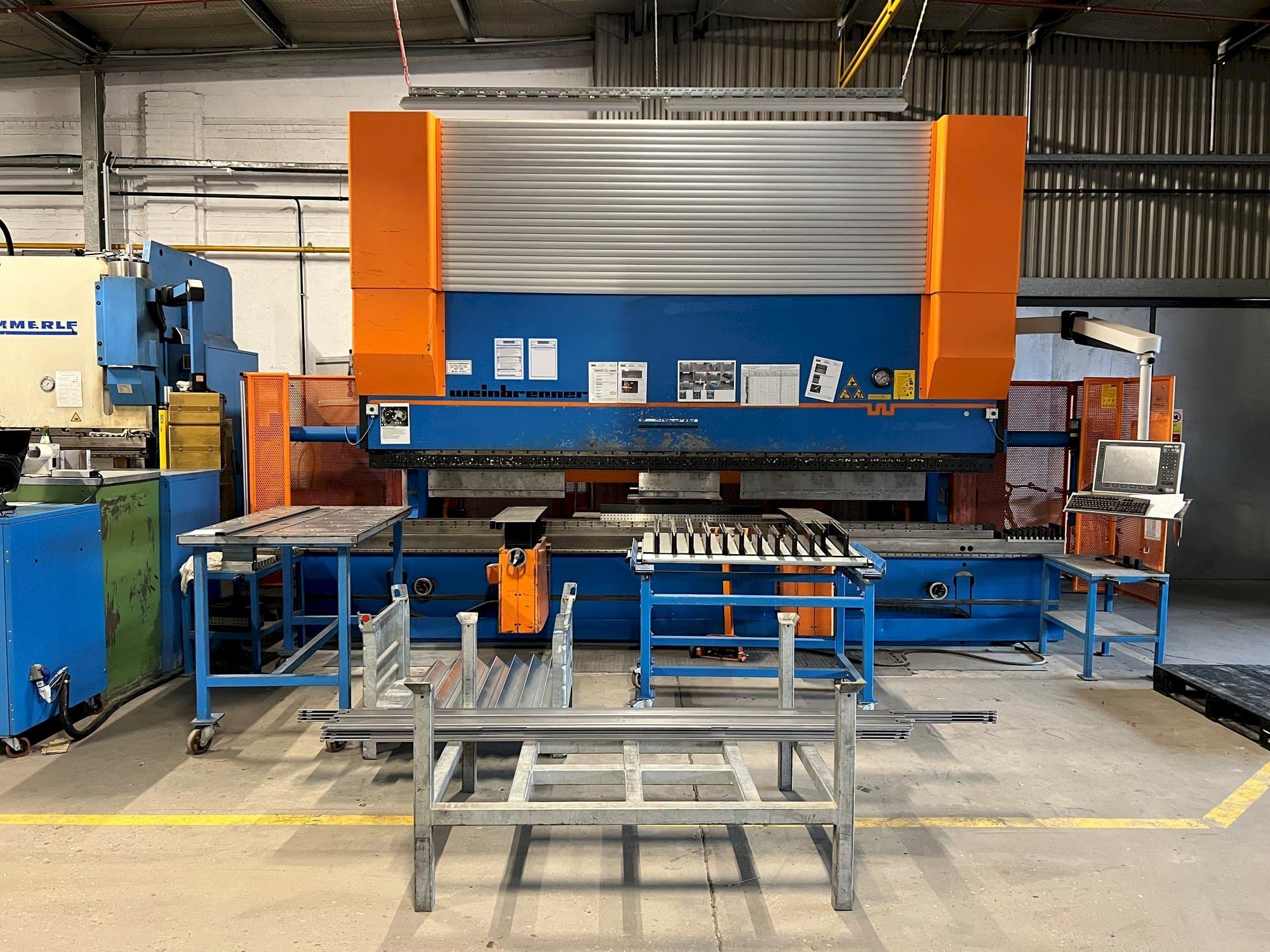 MACHINE_IMG_ALT_FRONT_VIEW