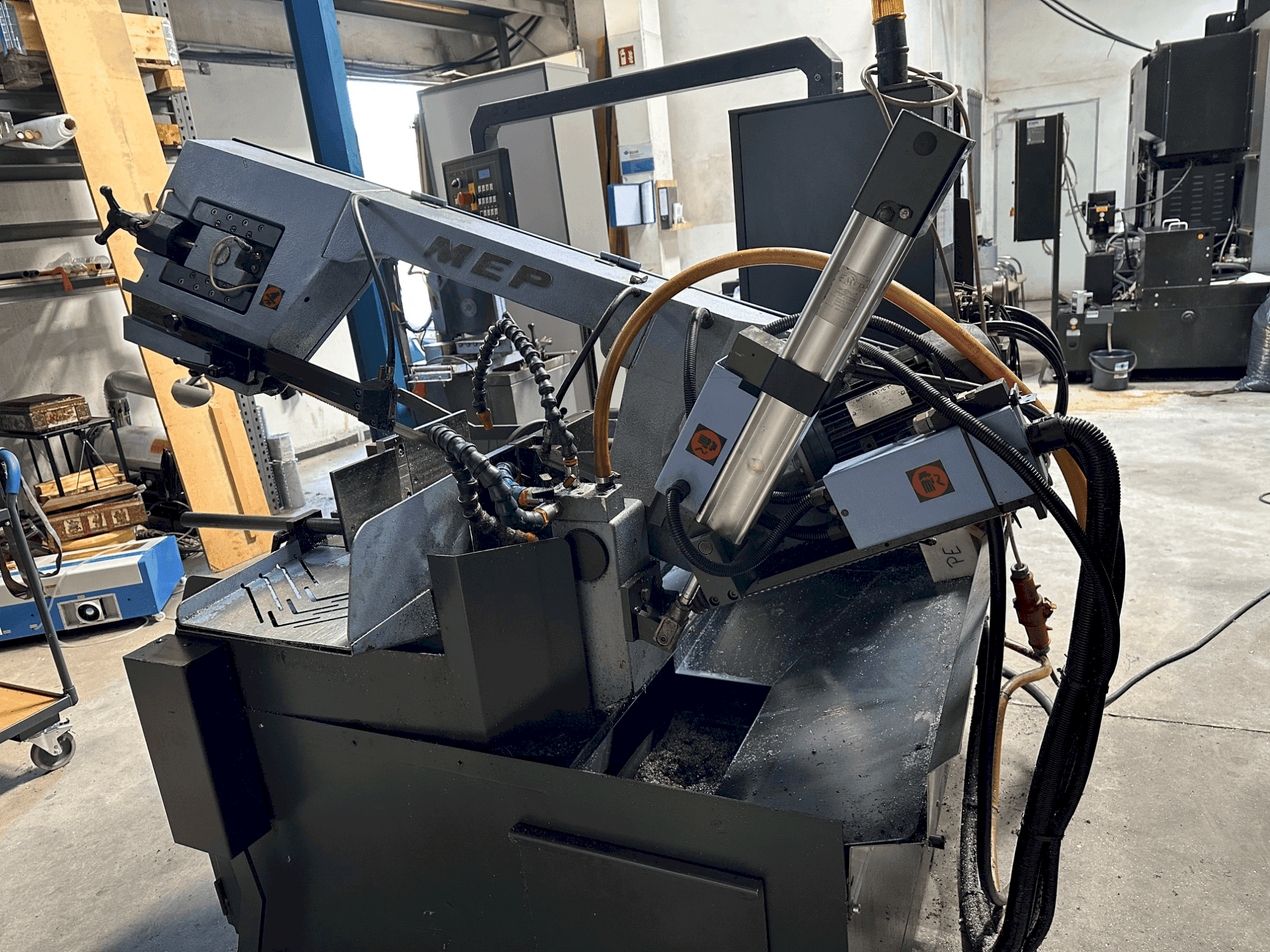 MACHINE_IMG_ALT_FRONT_VIEW