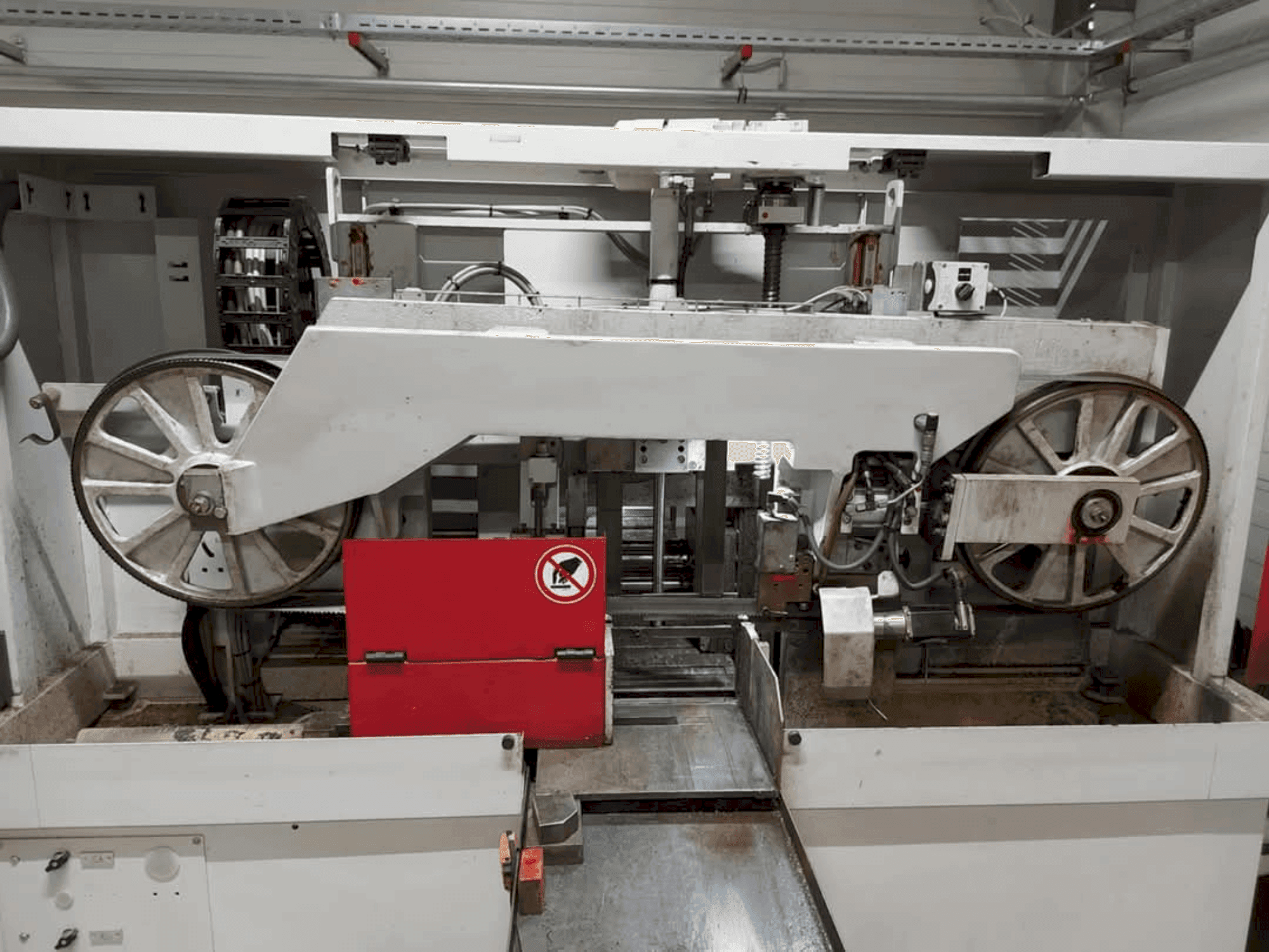 MACHINE_IMG_ALT_FRONT_VIEW