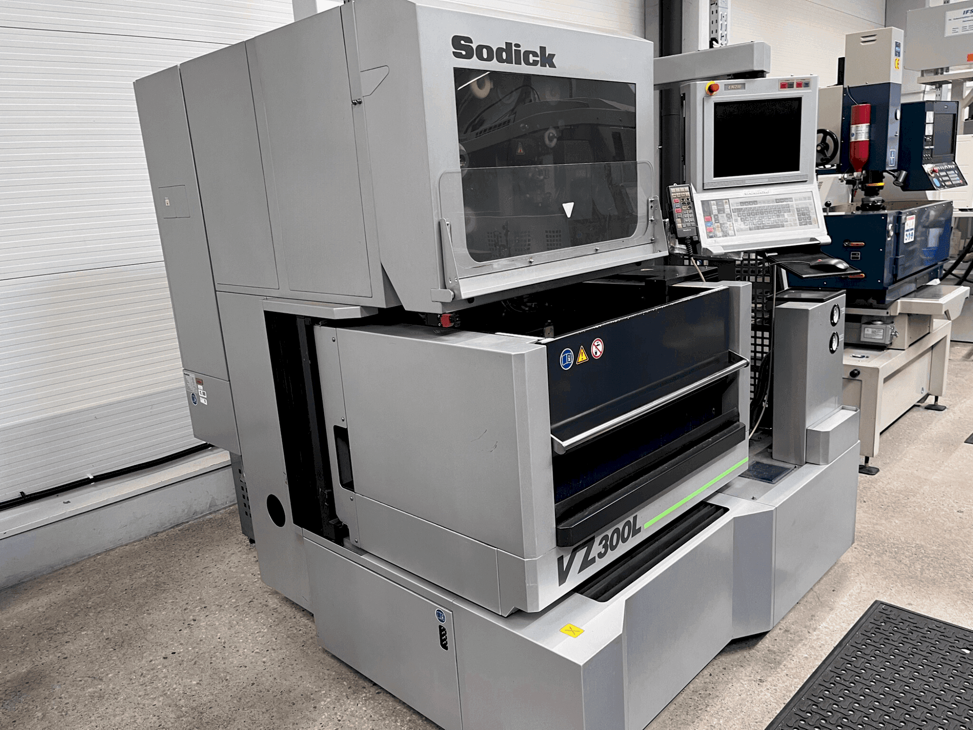 MACHINE_IMG_ALT_LEFT_SIDE_VIEW