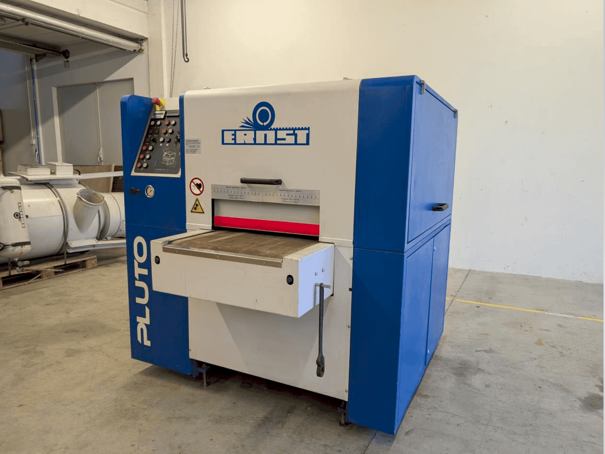 MACHINE_IMG_ALT_FRONT_VIEW