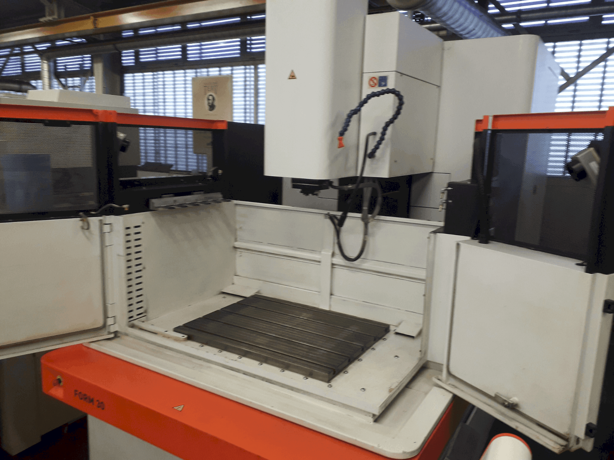 MACHINE_IMG_ALT_FRONT_VIEW