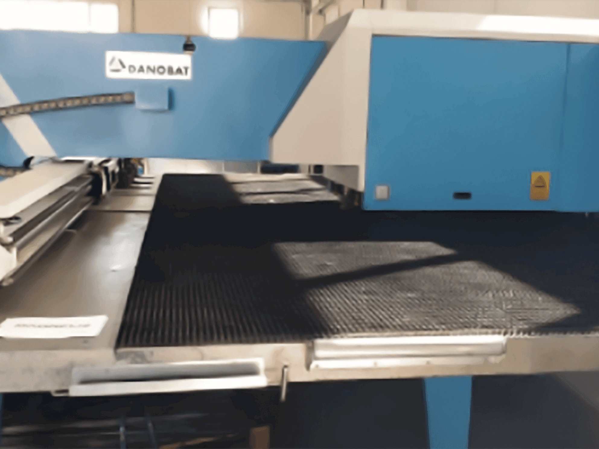 MACHINE_IMG_ALT_FRONT_VIEW