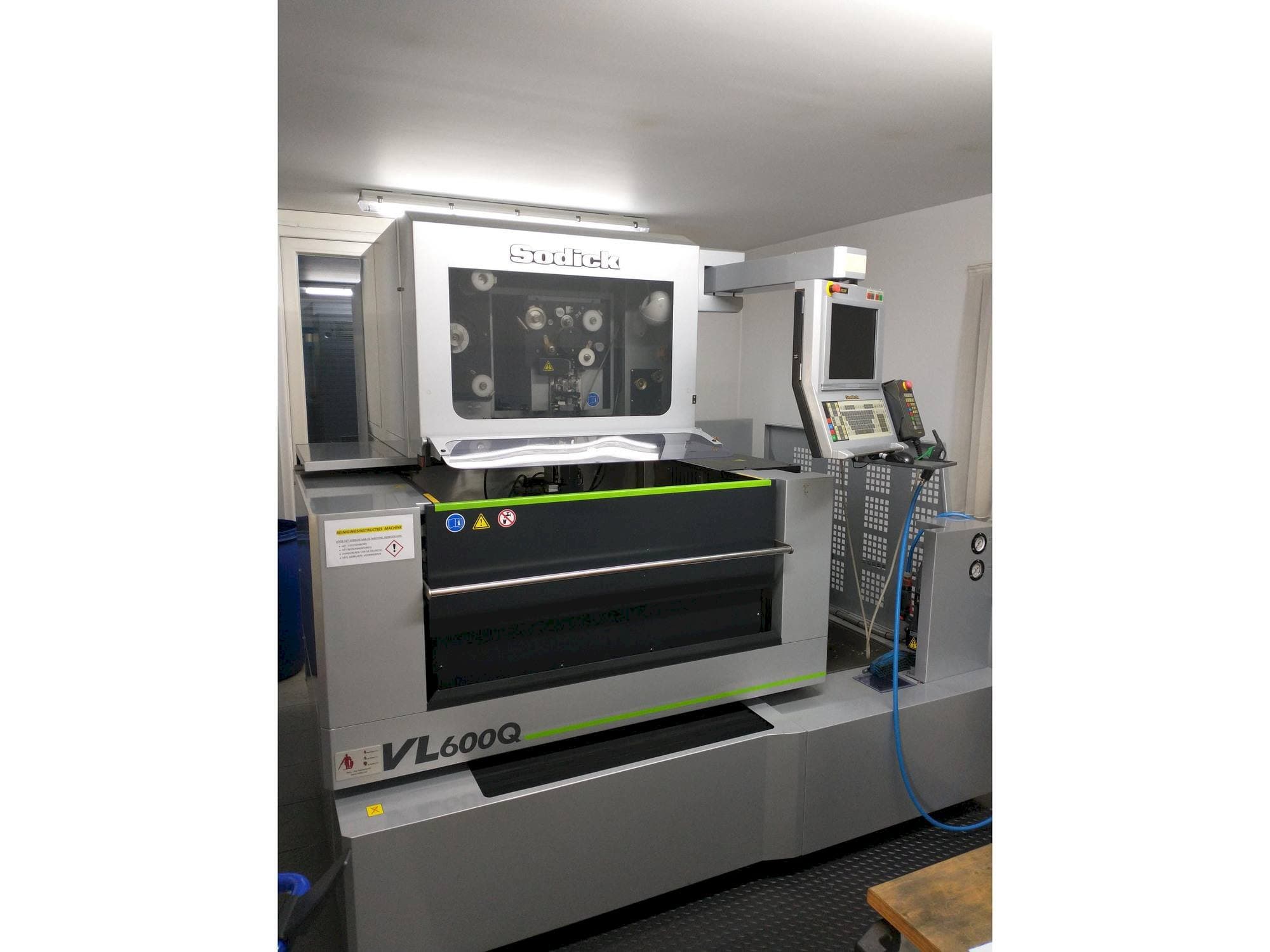 MACHINE_IMG_ALT_FRONT_VIEW