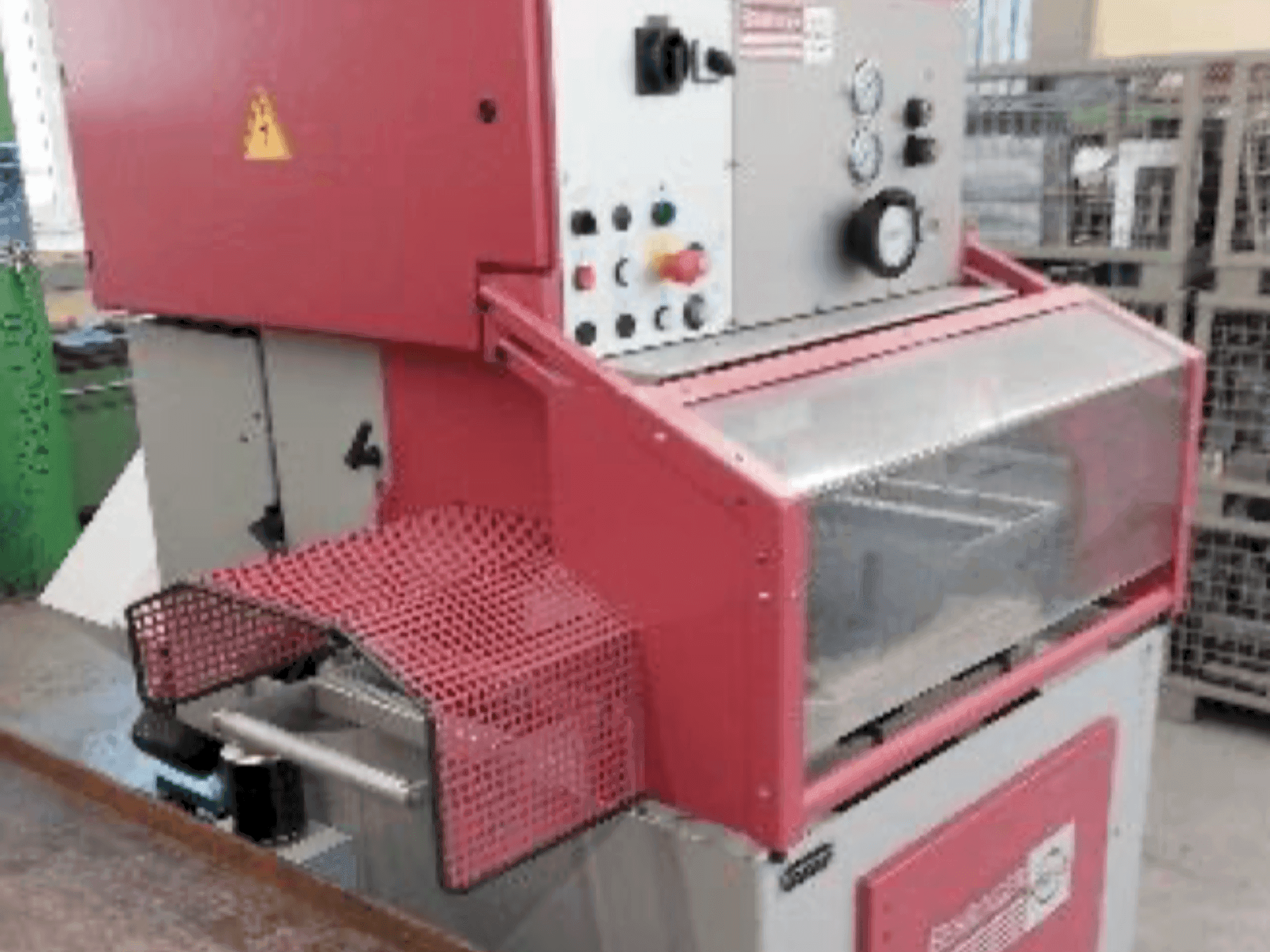 MACHINE_IMG_ALT_FRONT_VIEW