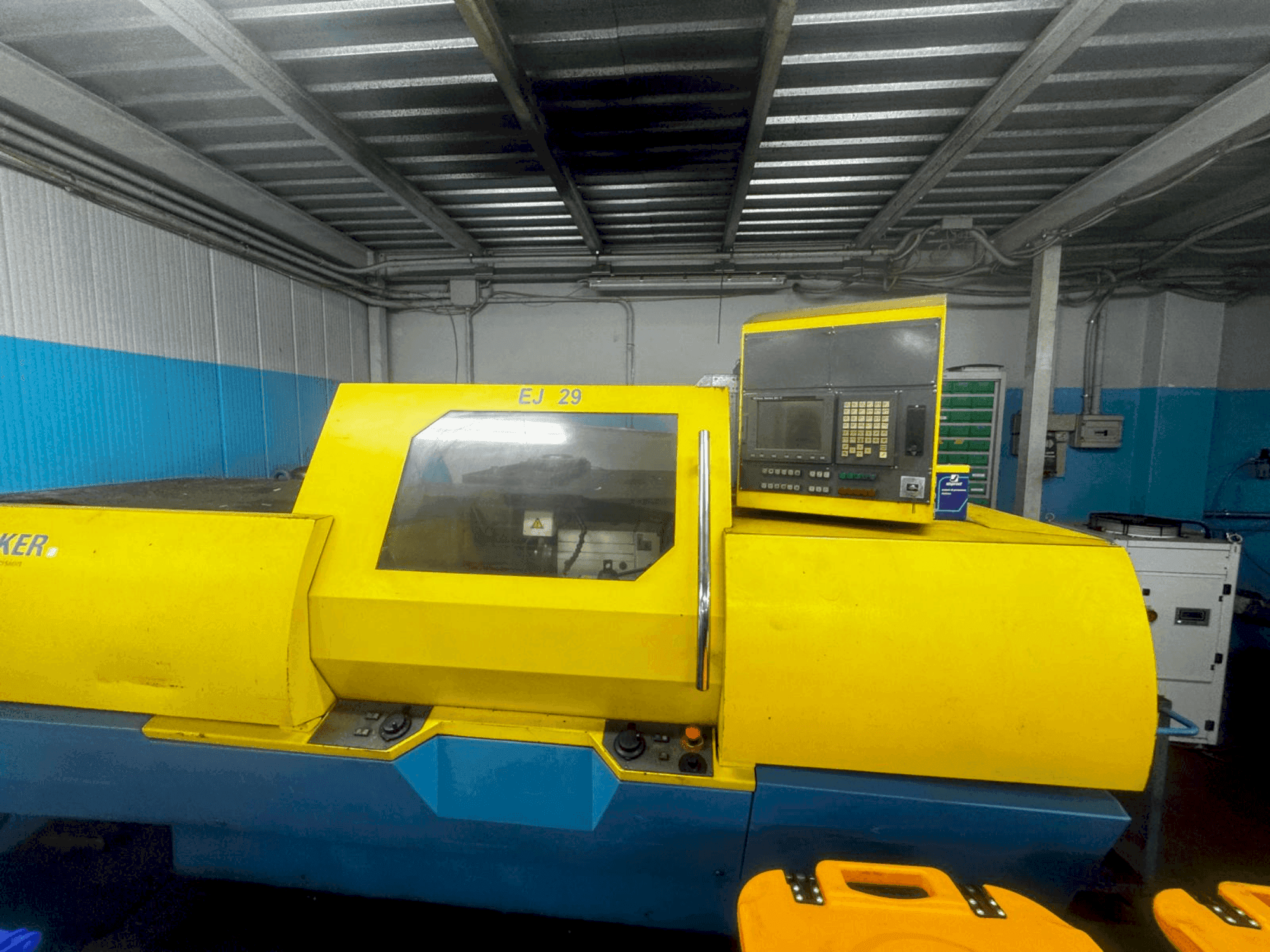 MACHINE_IMG_ALT_FRONT_VIEW