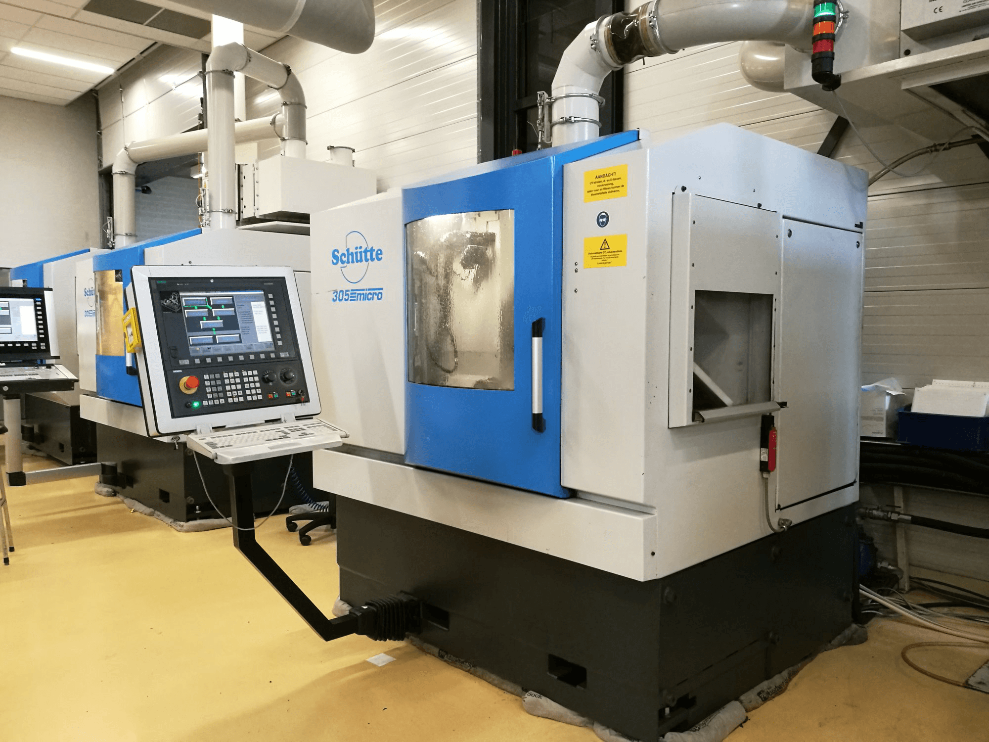 Right view of Schuette WU305L Machine