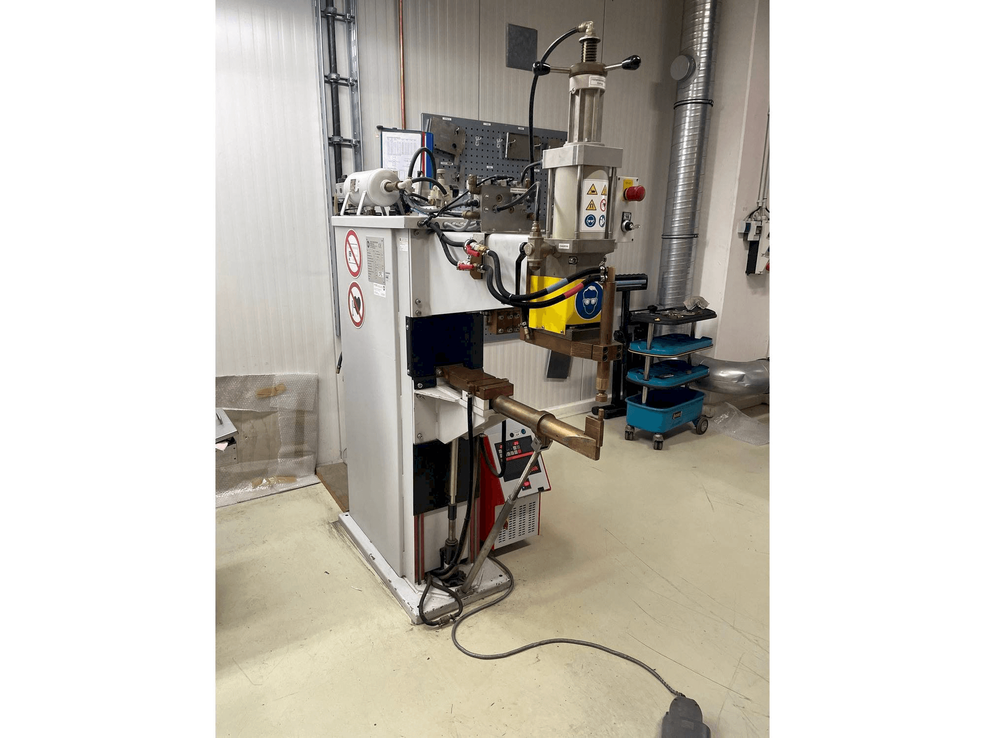 MACHINE_IMG_ALT_FRONT_VIEW