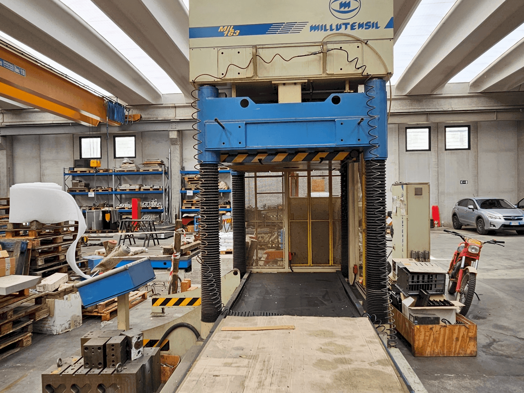 MACHINE_IMG_ALT_FRONT_VIEW