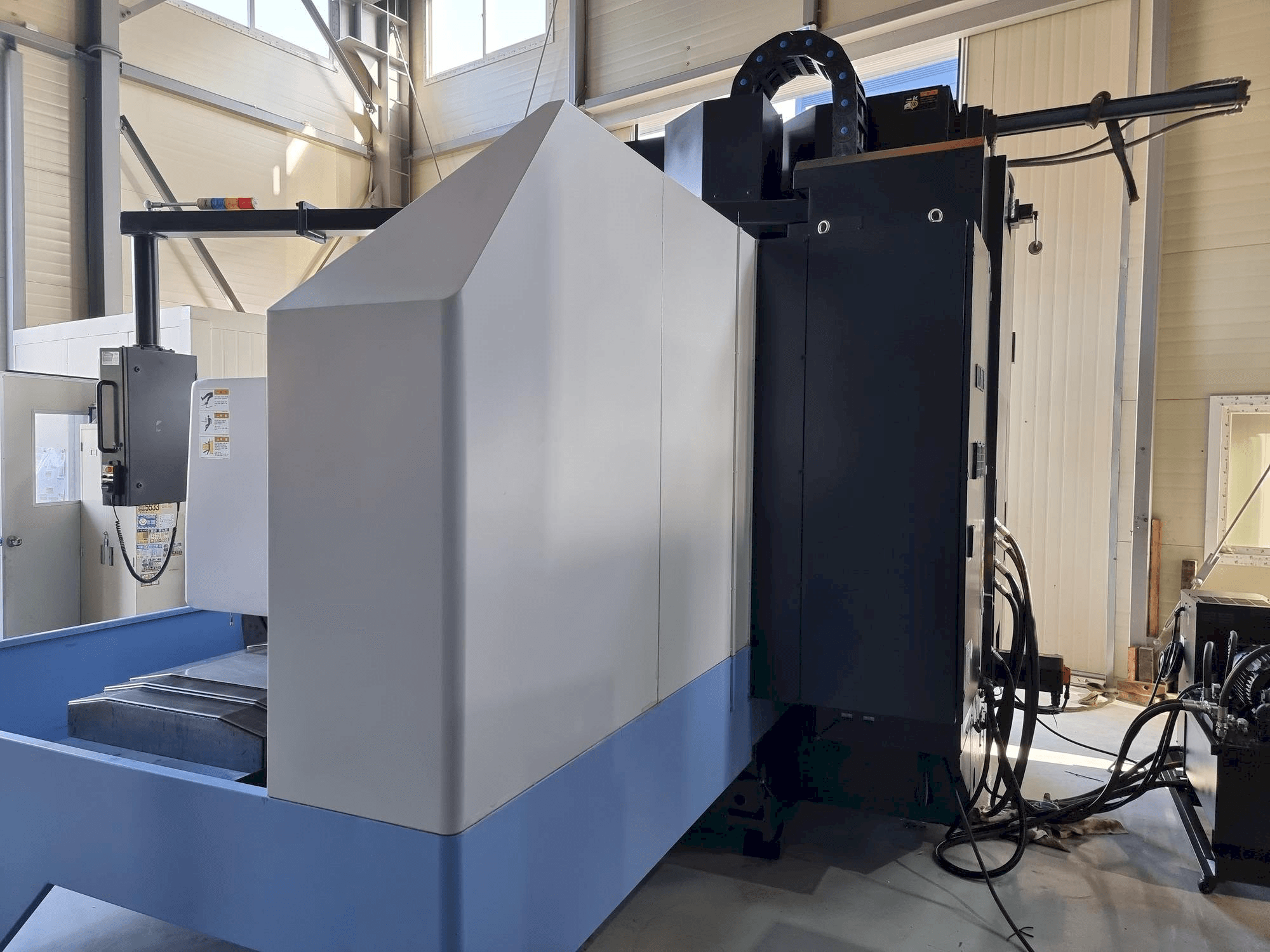 Left view of Doosan VM 960L machine