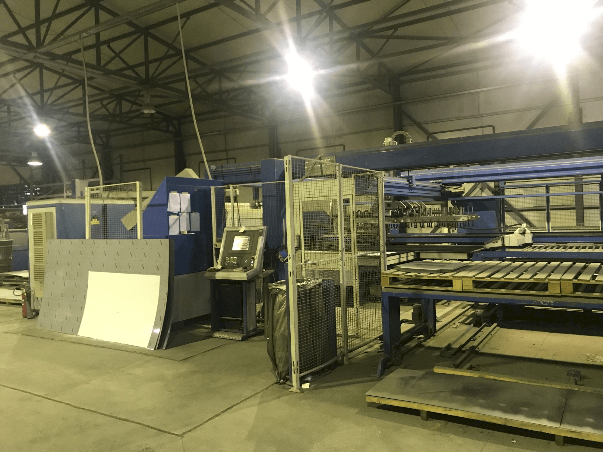 Front view of Finn-Power LP6 machine