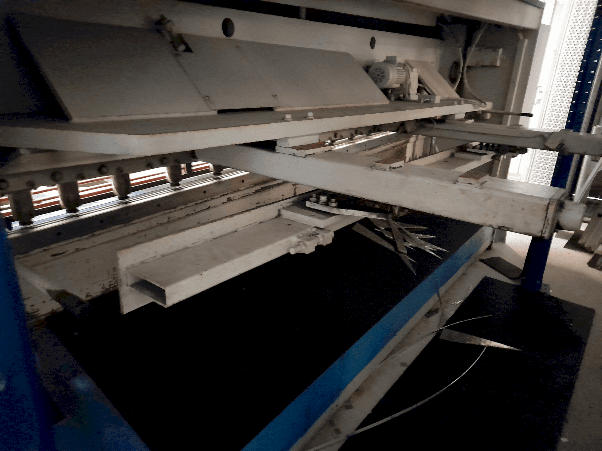 MACHINE_IMG_ALT_FRONT_VIEW