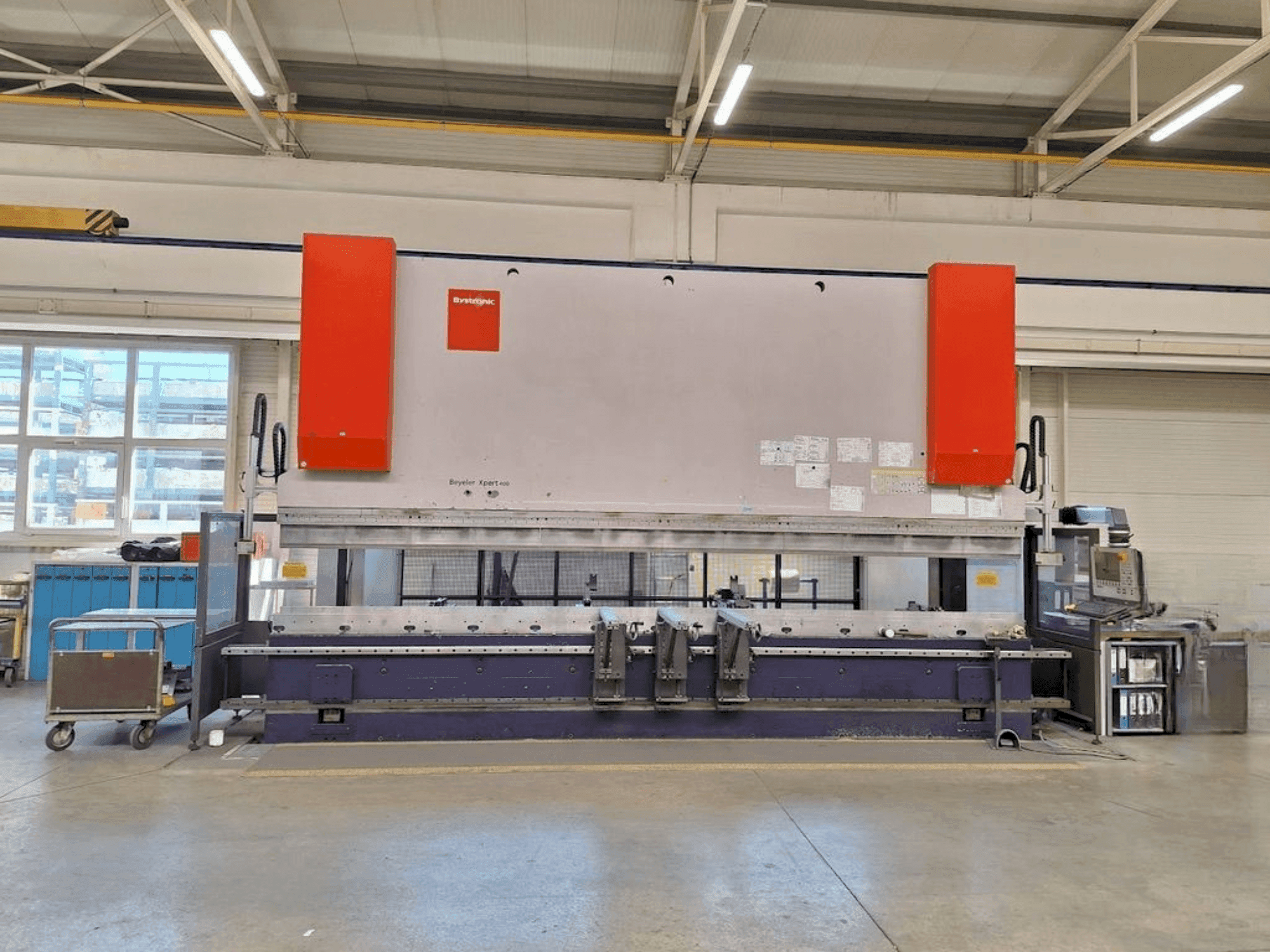 MACHINE_IMG_ALT_FRONT_VIEW