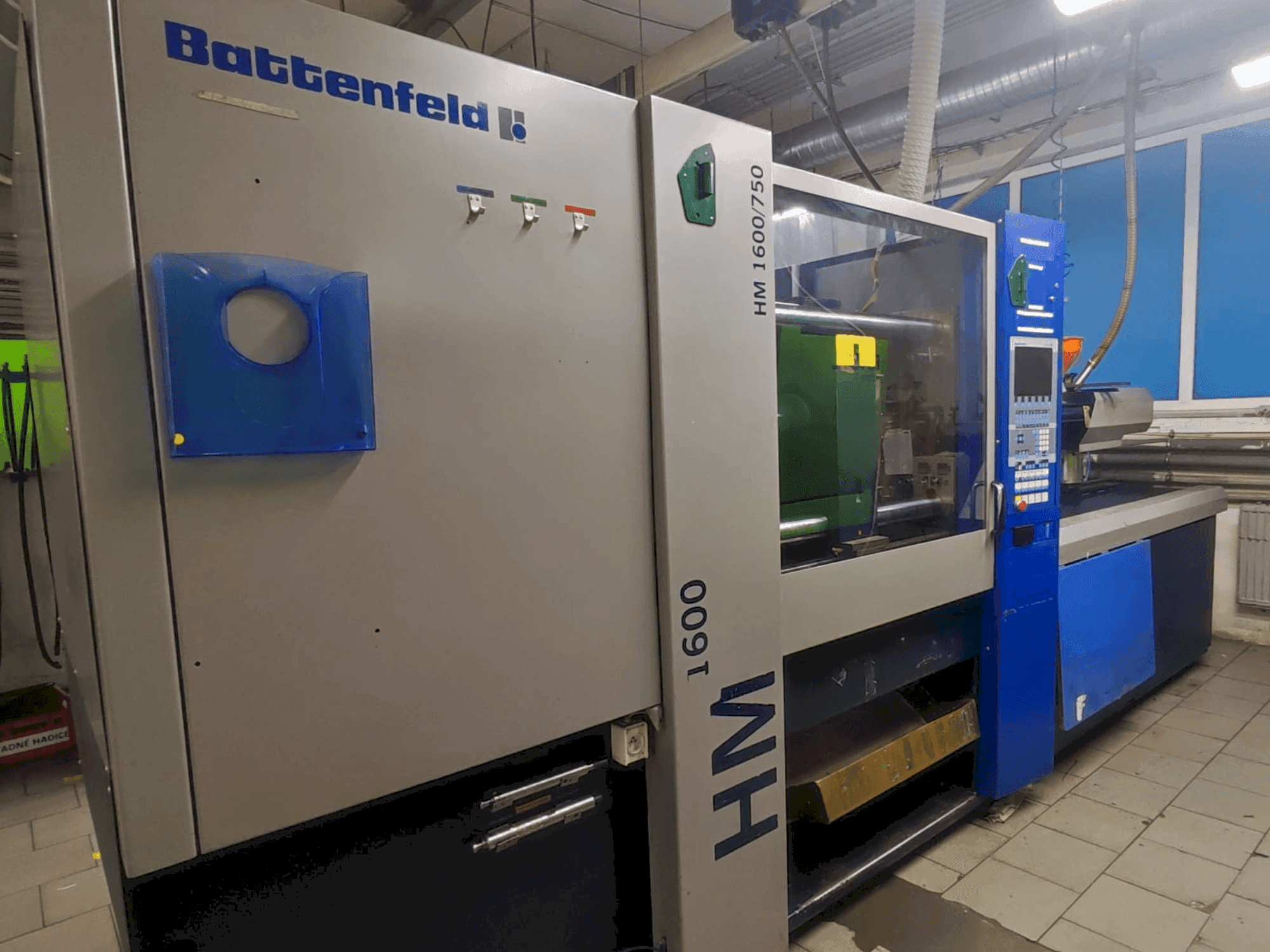 MACHINE_IMG_ALT_FRONT_VIEW