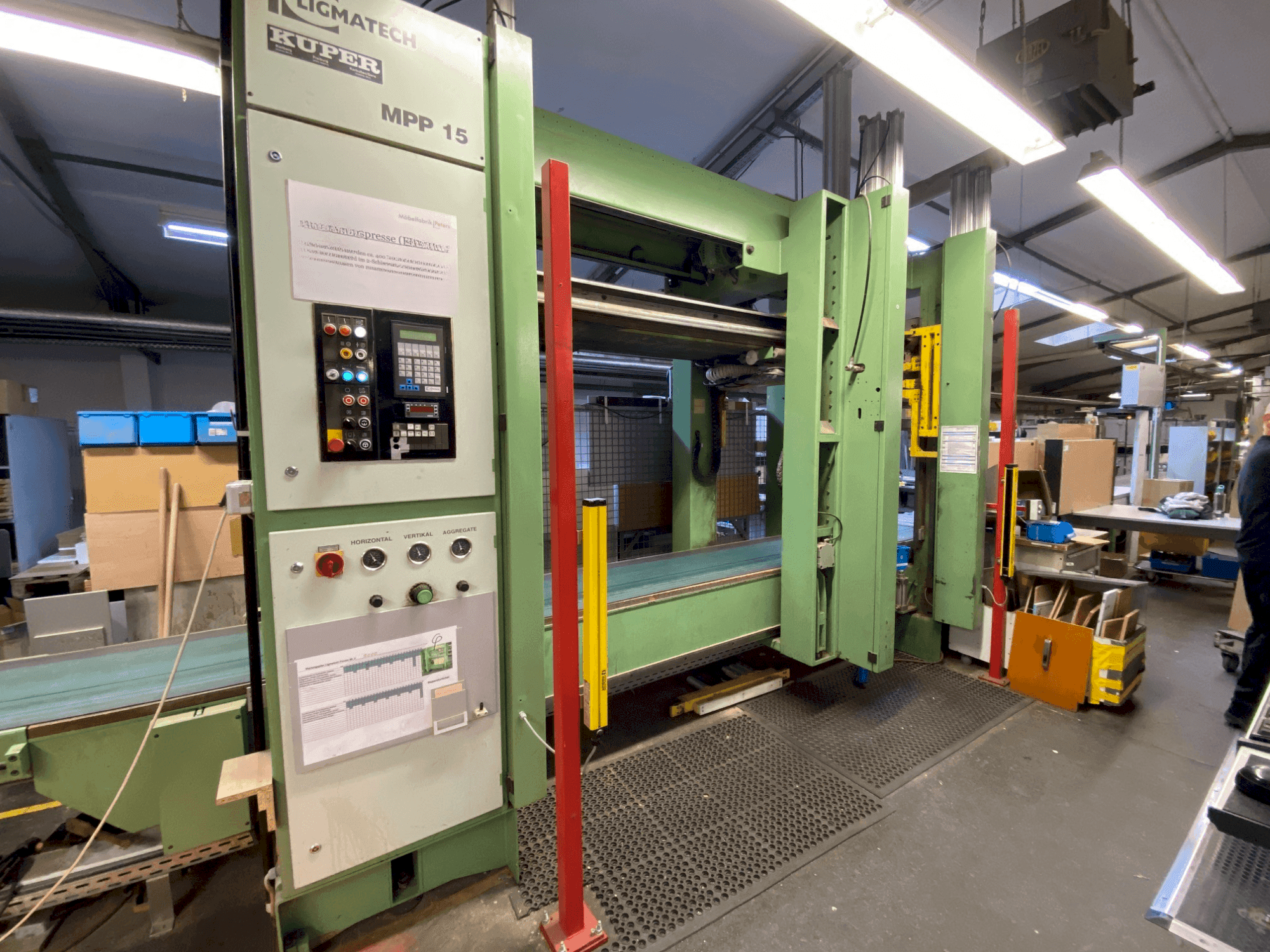 MACHINE_IMG_ALT_FRONT_VIEW