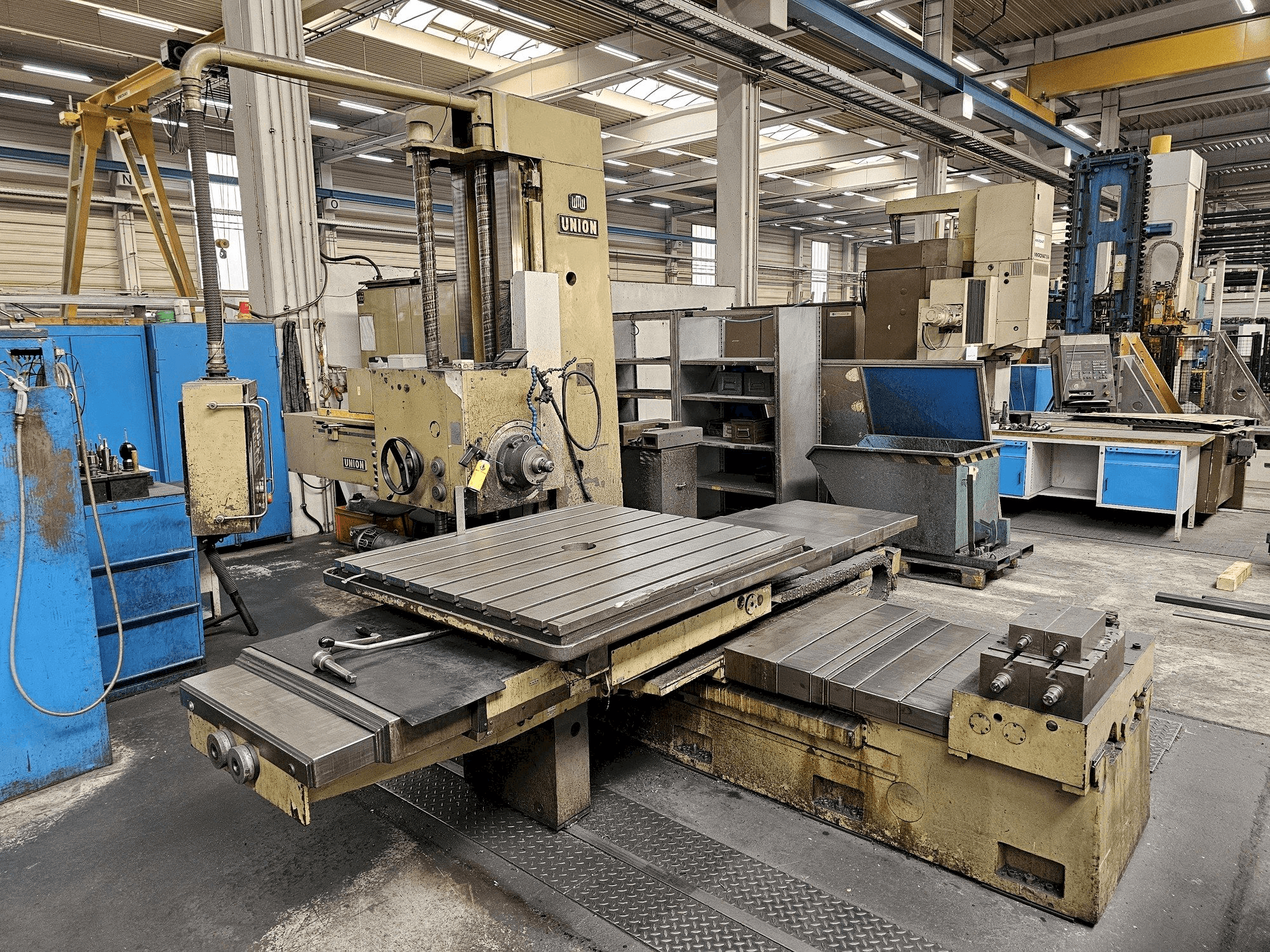 MACHINE_IMG_ALT_FRONT_VIEW