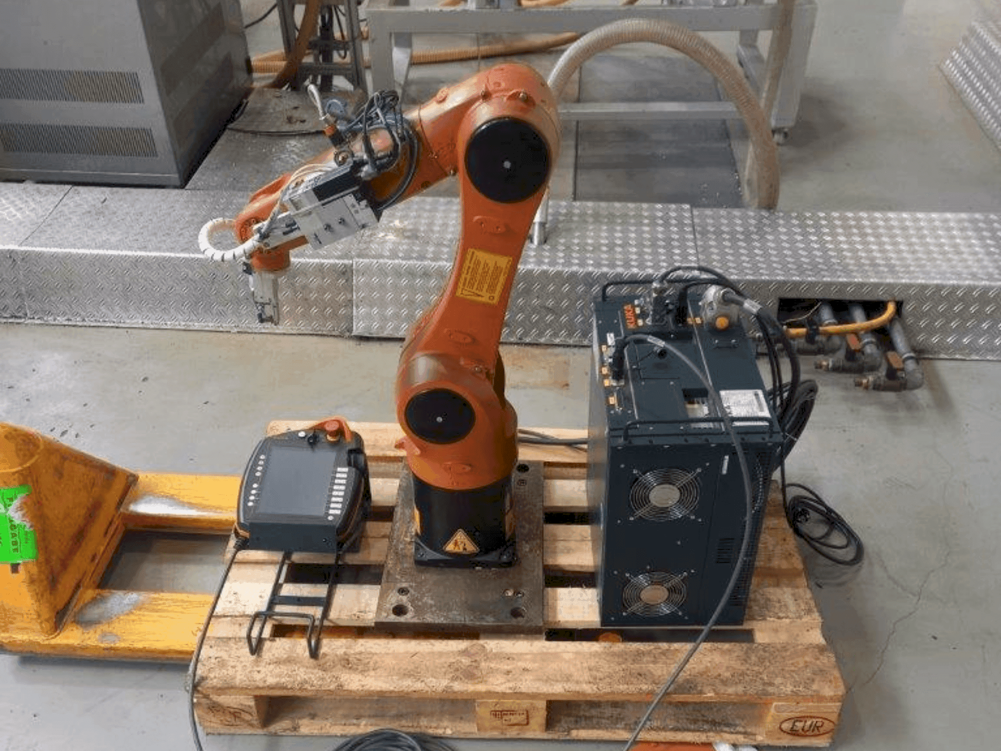 MACHINE_IMG_ALT_FRONT_VIEW