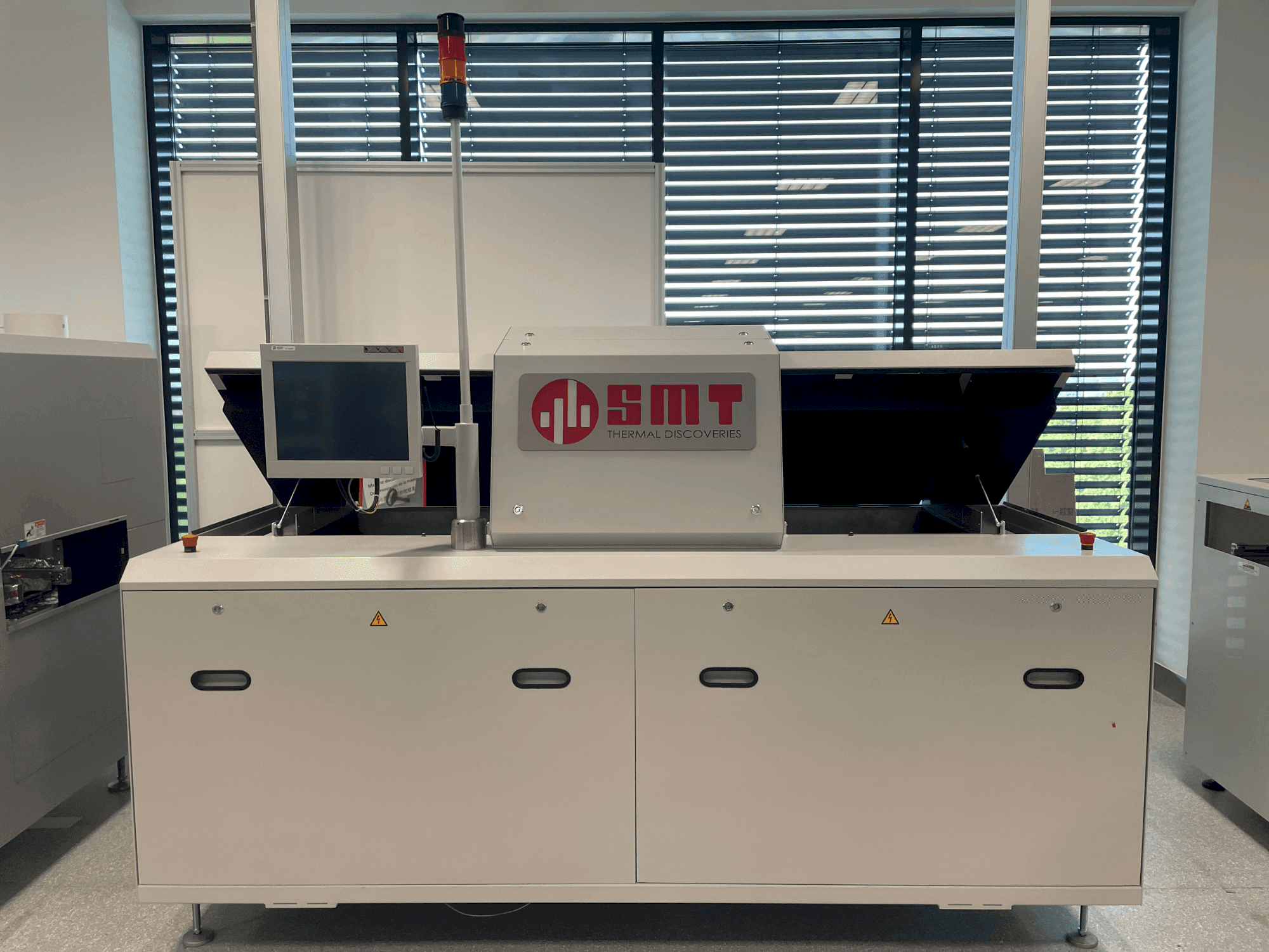 MACHINE_IMG_ALT_FRONT_VIEW