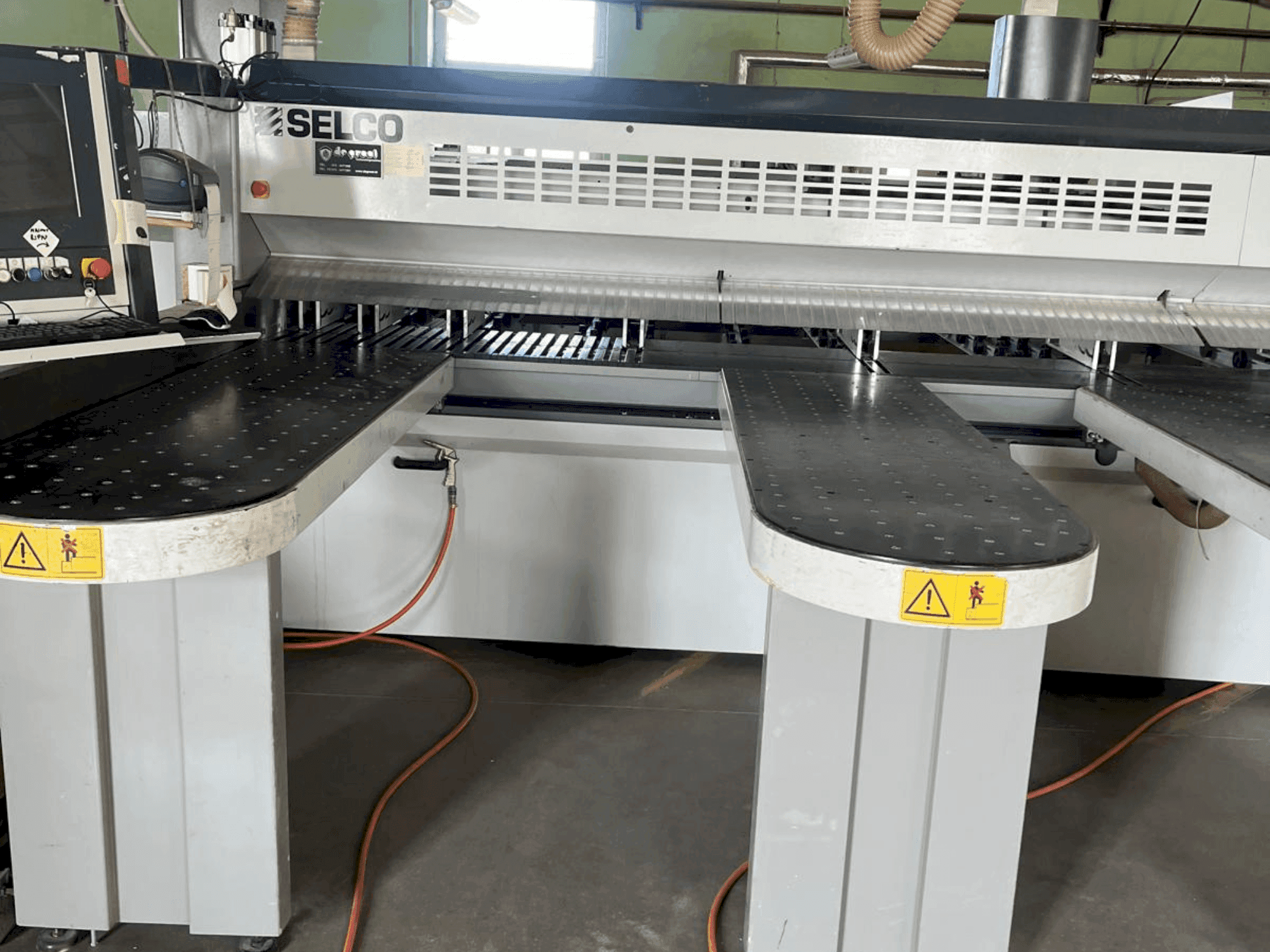 MACHINE_IMG_ALT_FRONT_VIEW