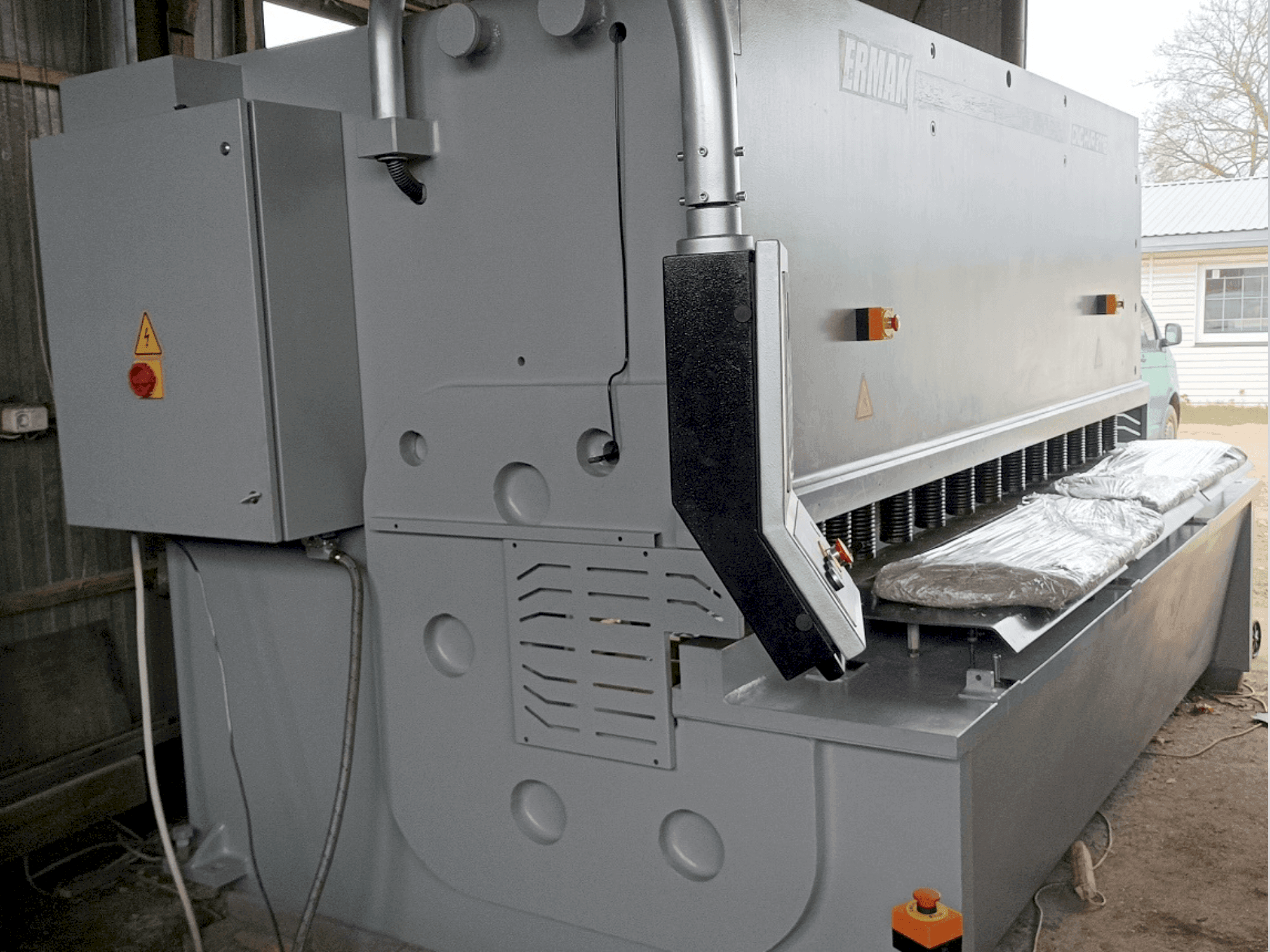 MACHINE_IMG_ALT_FRONT_VIEW