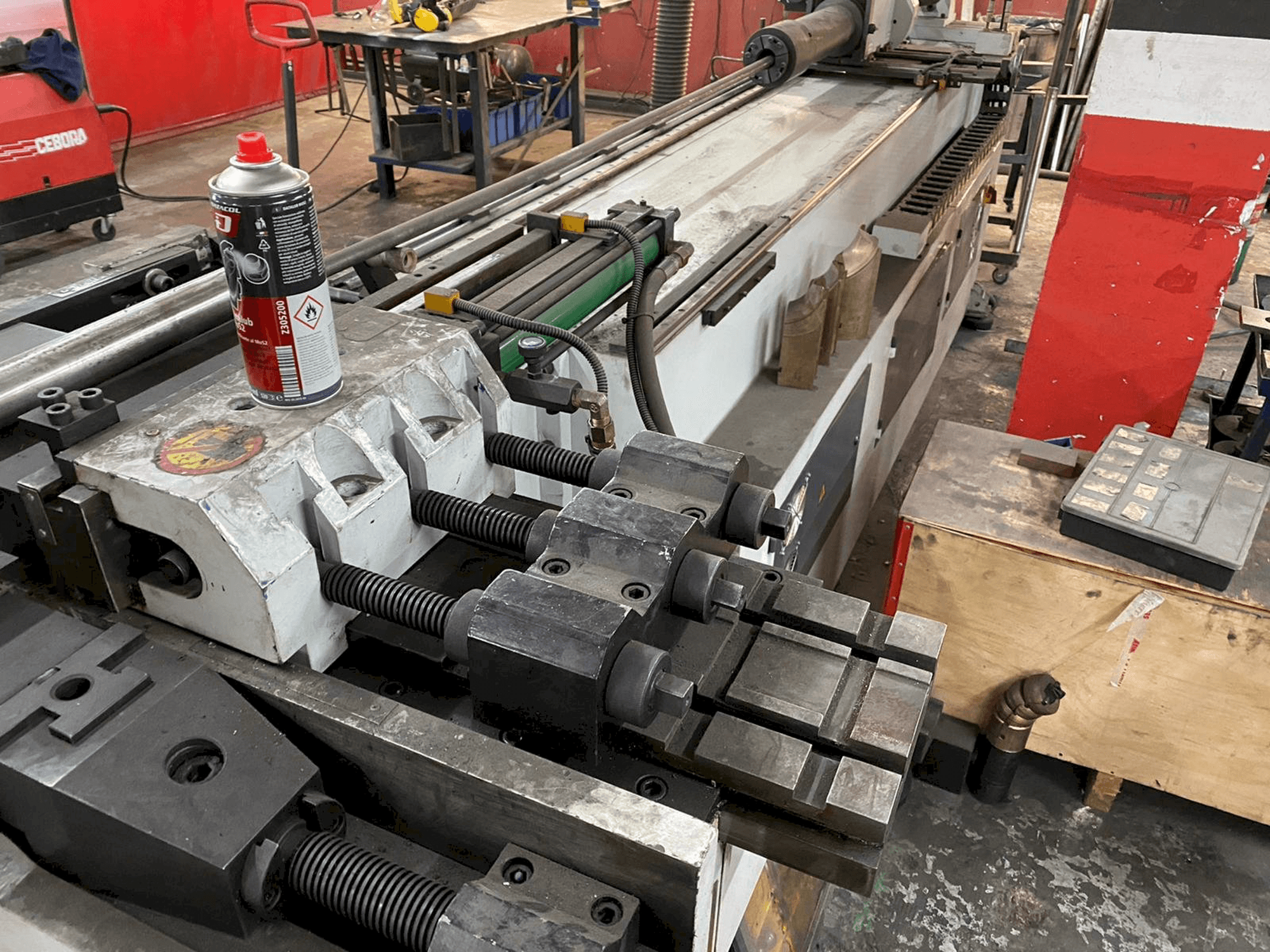 Front view of Segura Llunell SB-76-NCBL machine