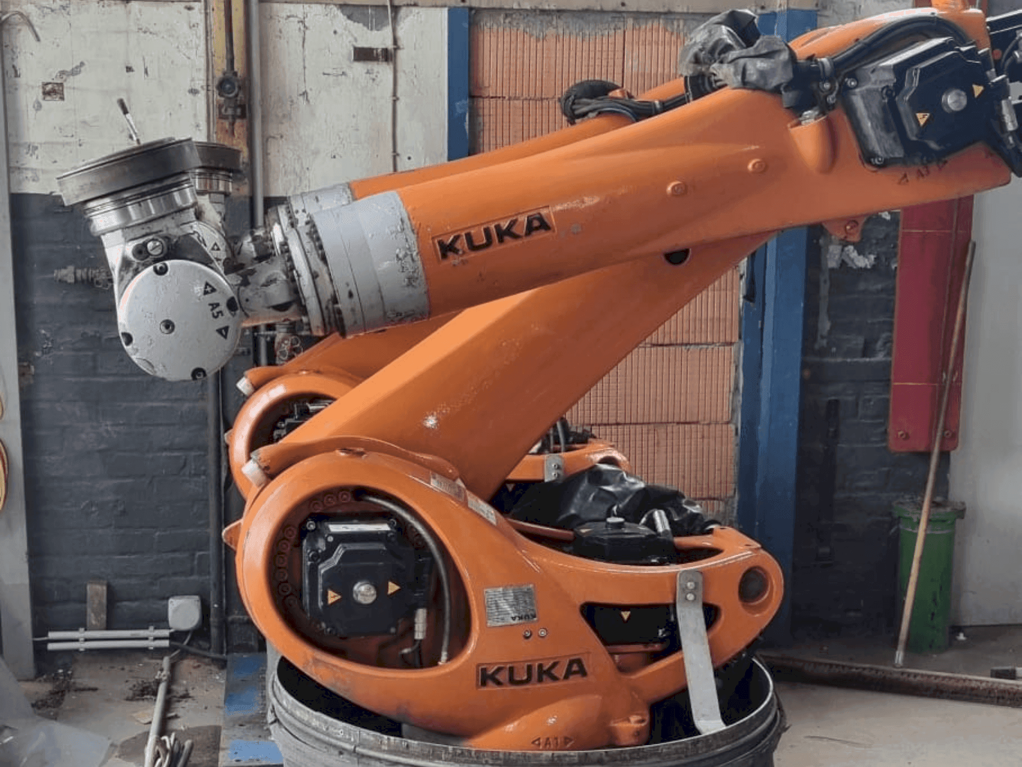 MACHINE_IMG_ALT_FRONT_VIEW