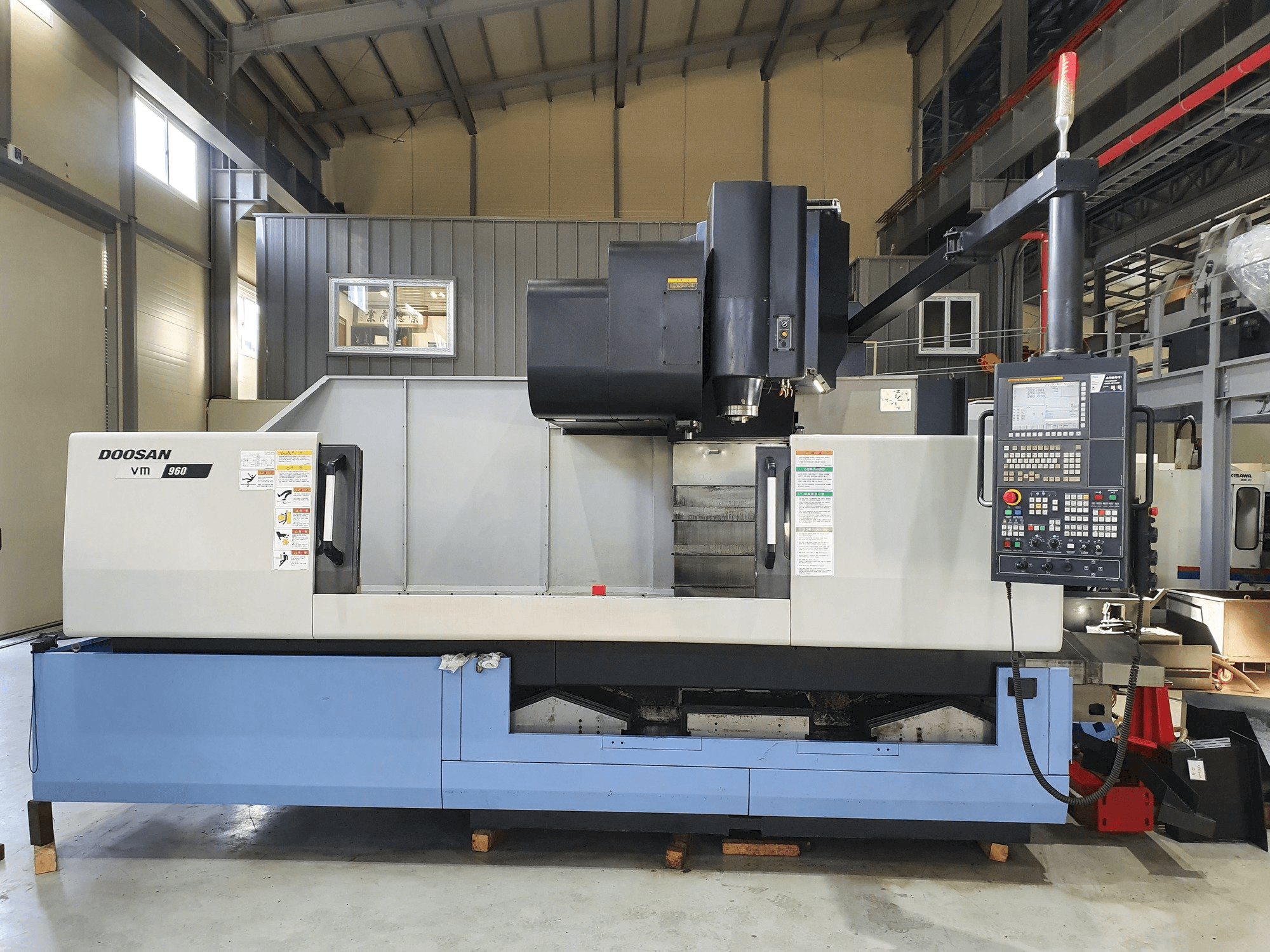 Front view of Doosan VM 960 machine